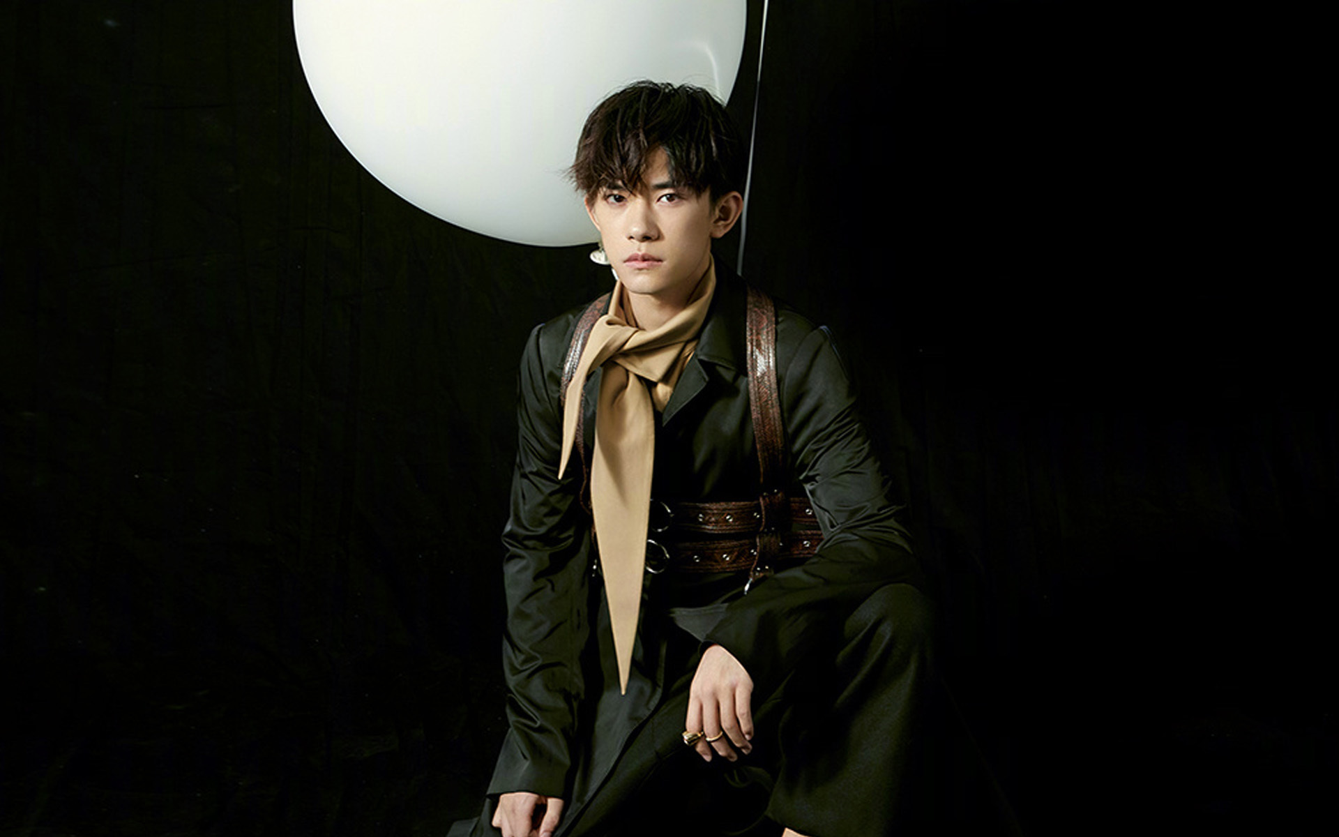 明星  易祥千玺