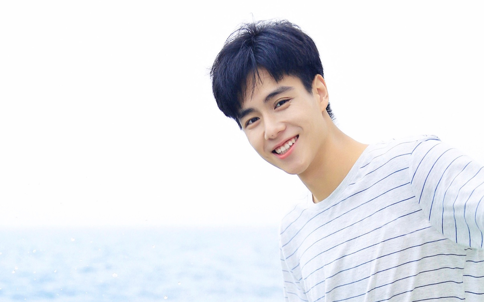 内地明星 胡一天