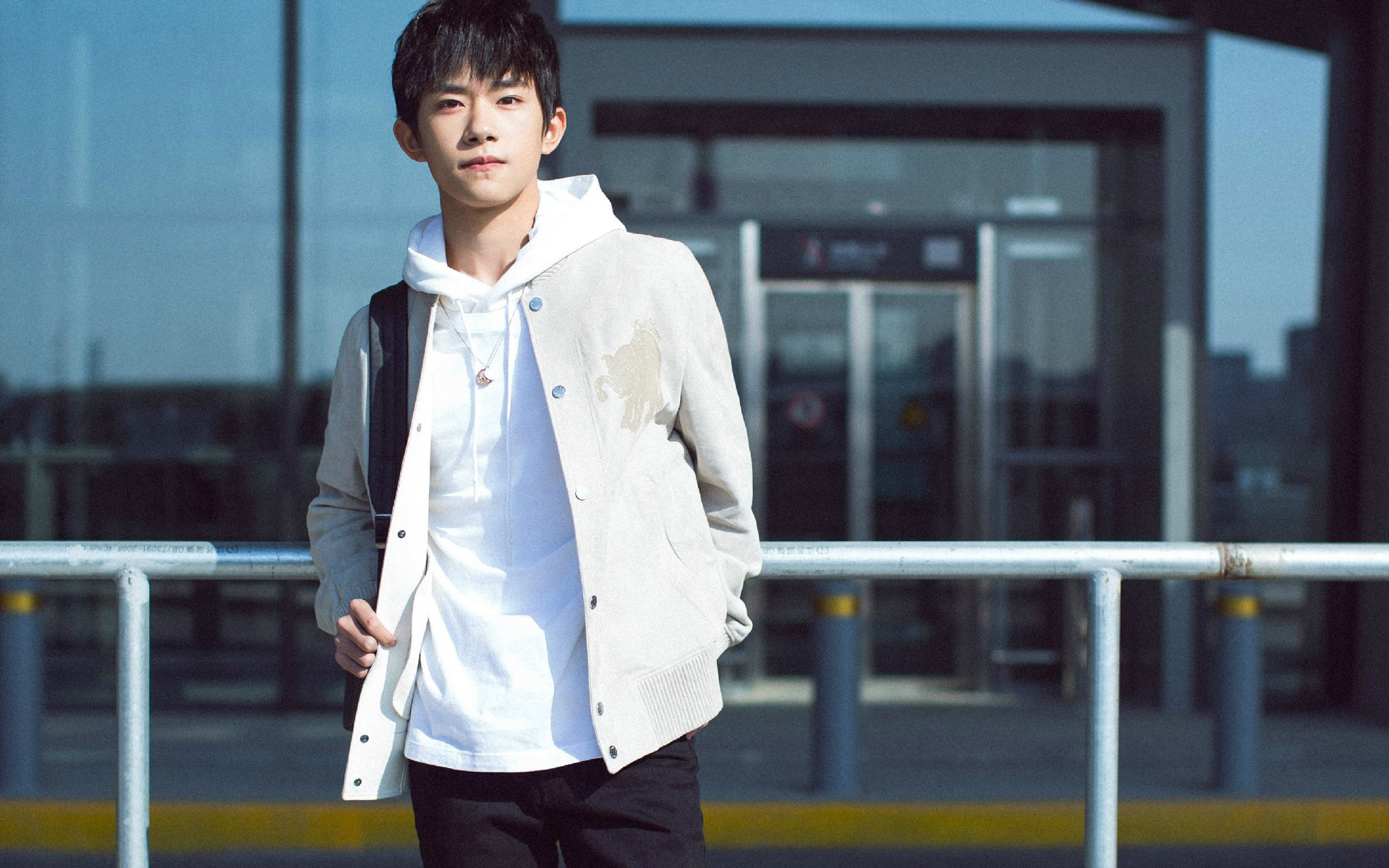 tfboys 易烊千玺 街拍