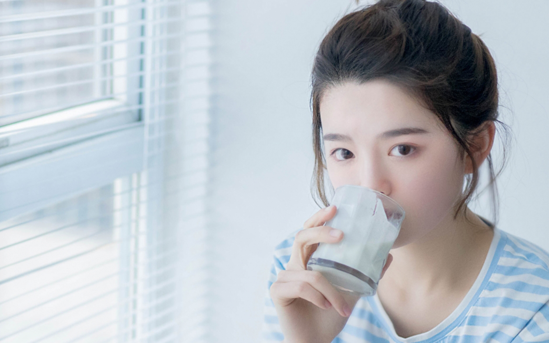 清纯   短发俏皮少女