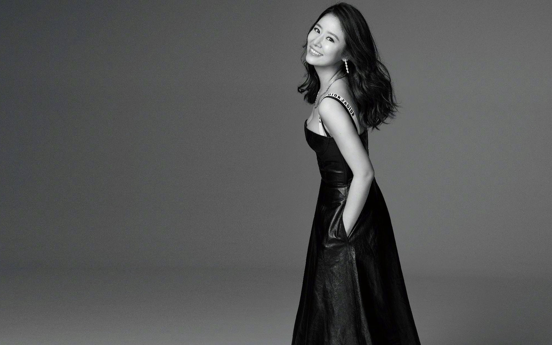 林心如 性感女神 黑白写真