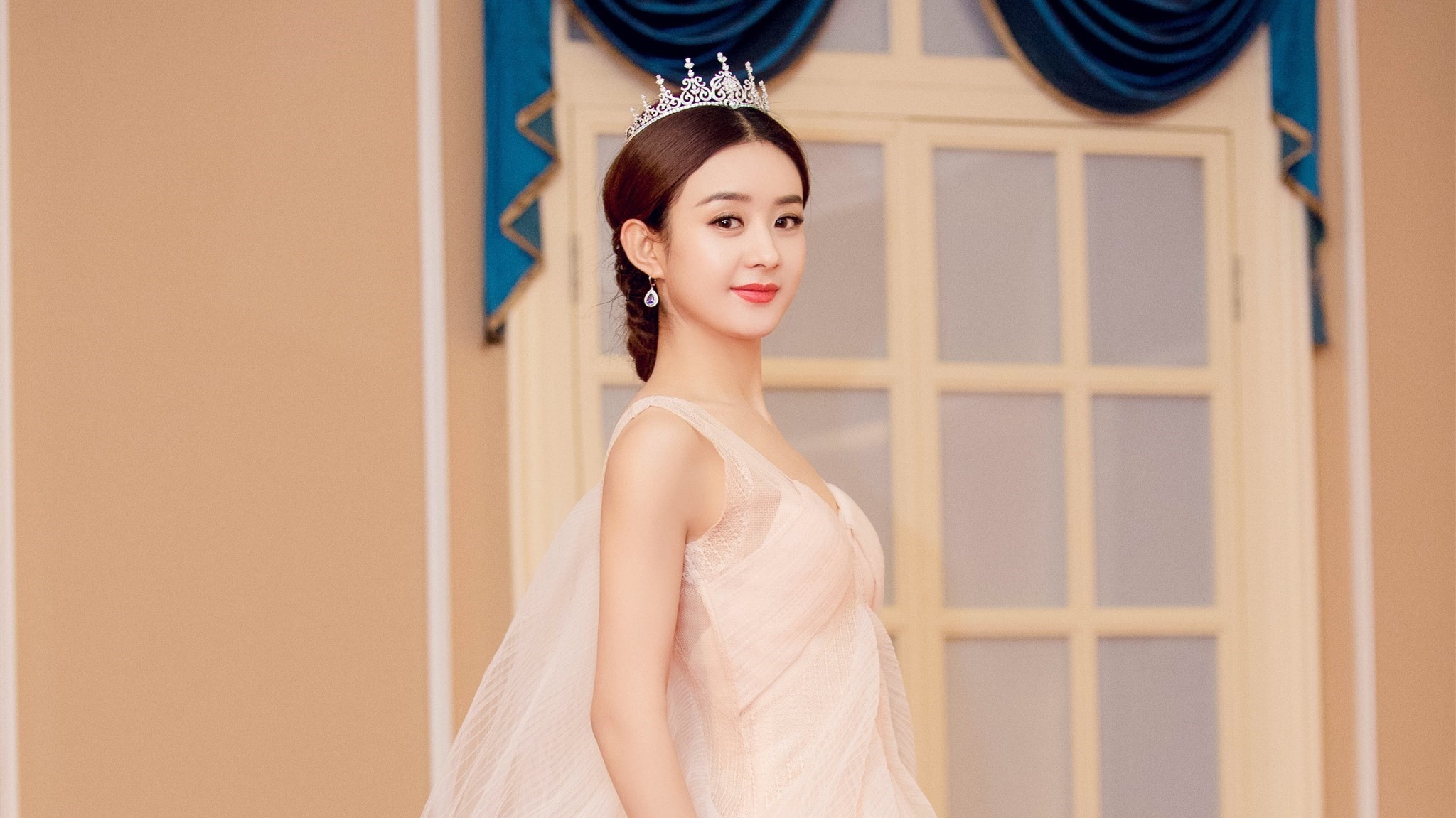 赵丽颖 婚纱 头冠