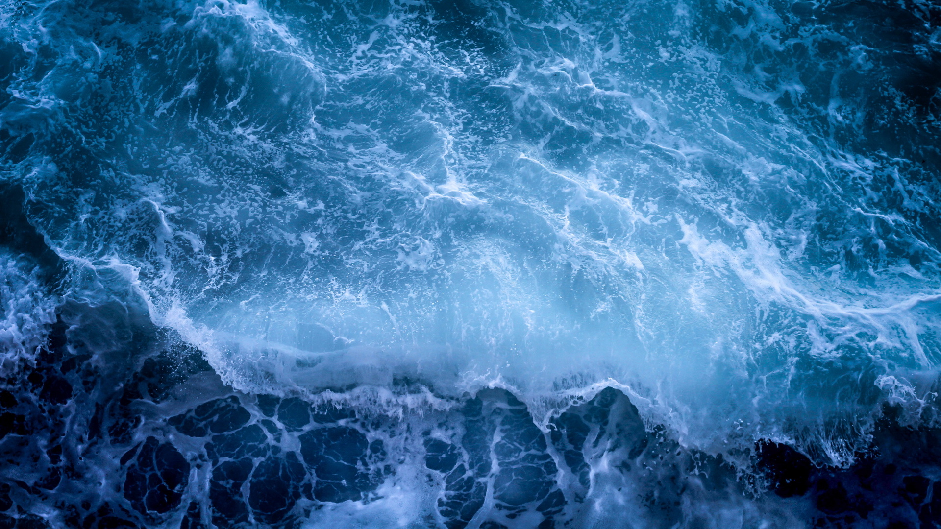 海水 波涛汹涌