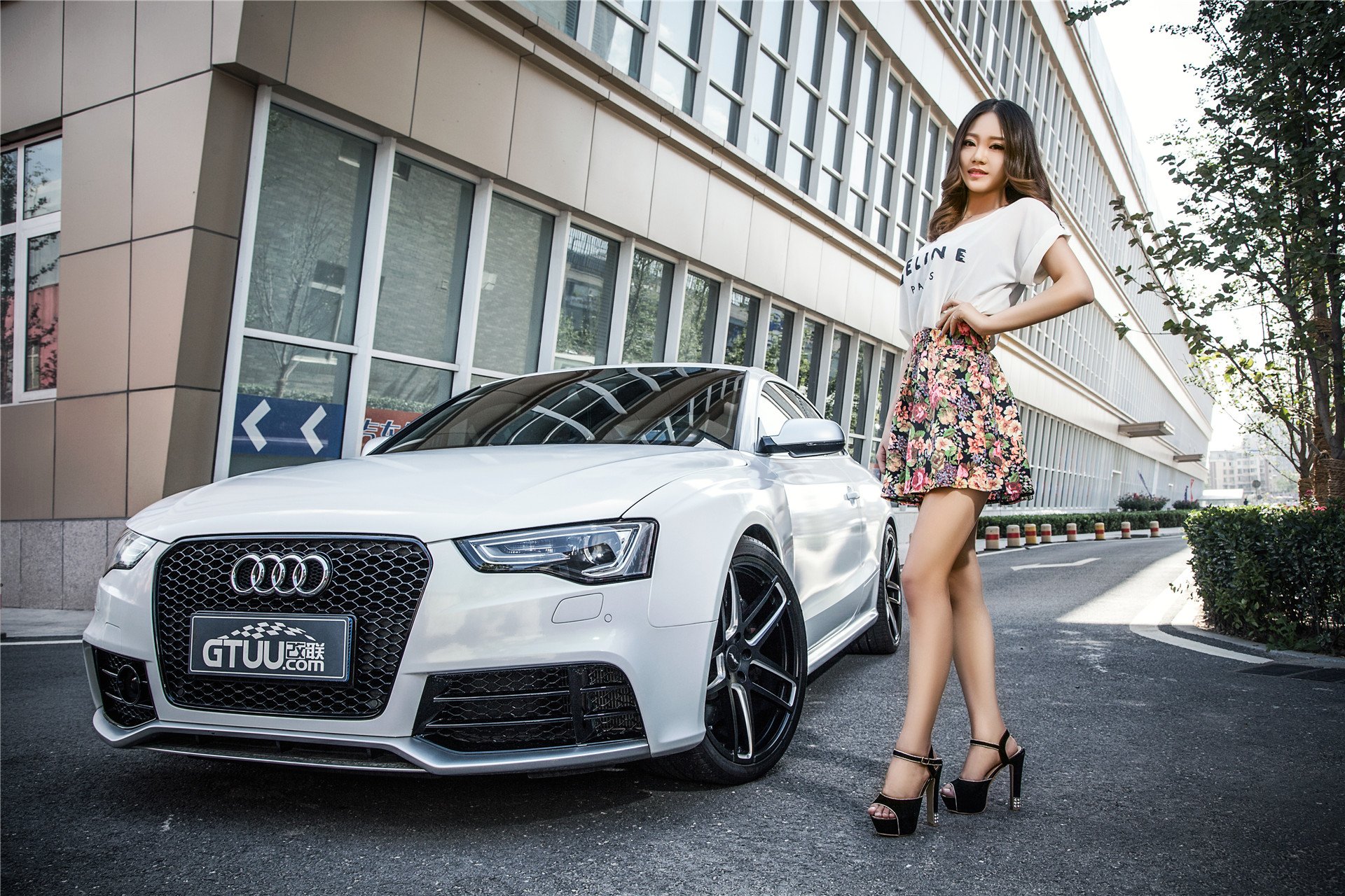 美女 模特 车模 奥迪RS5 温洁 改联网