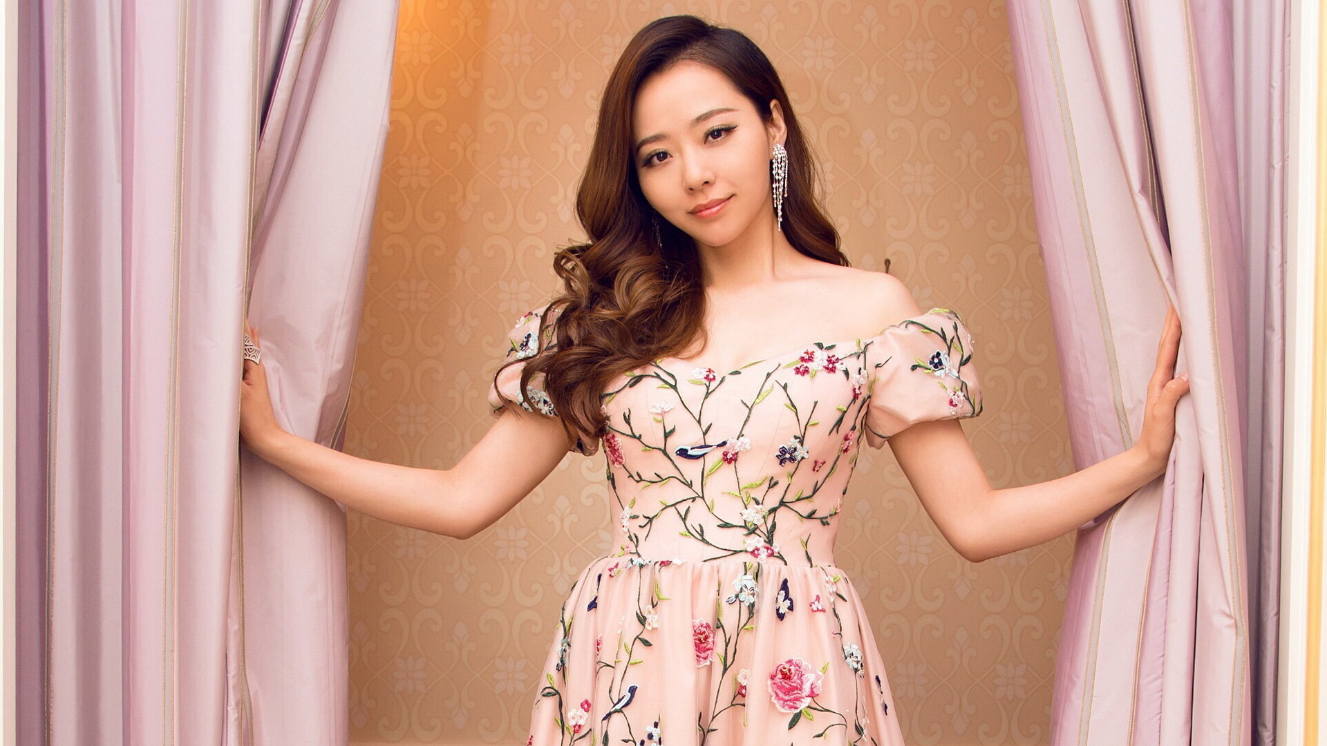 内地明星 张靓颖