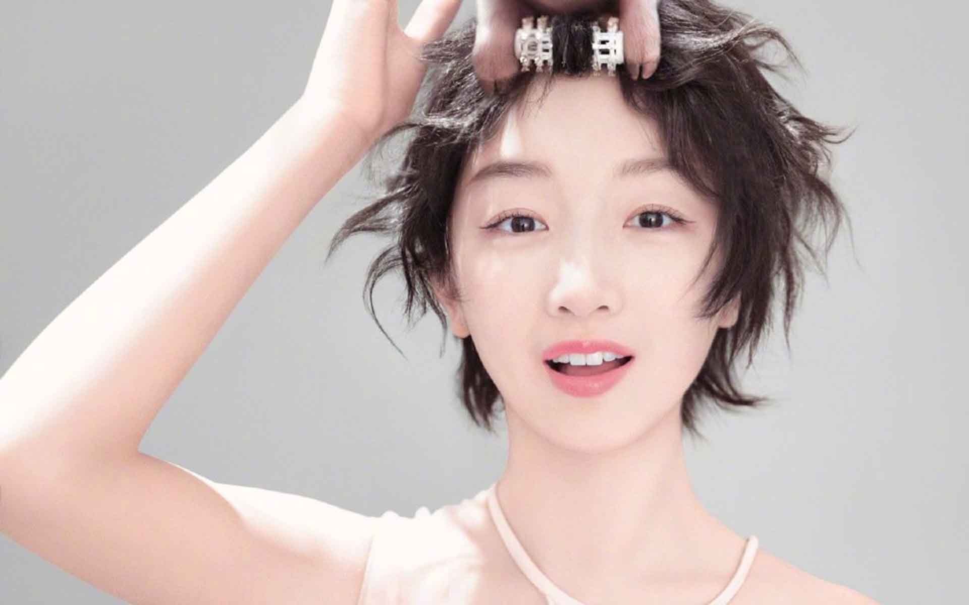 明星风尚 周冬雨