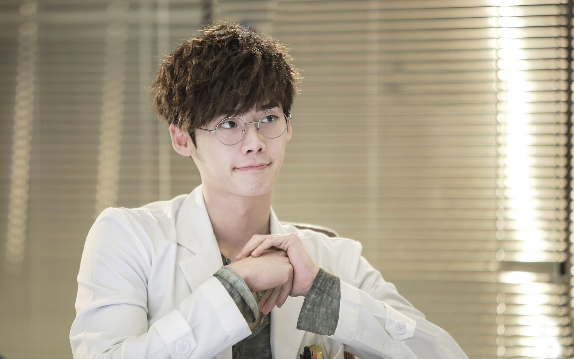 李钟硕 明星 帅哥 小鲜肉 欧巴 模特 演员