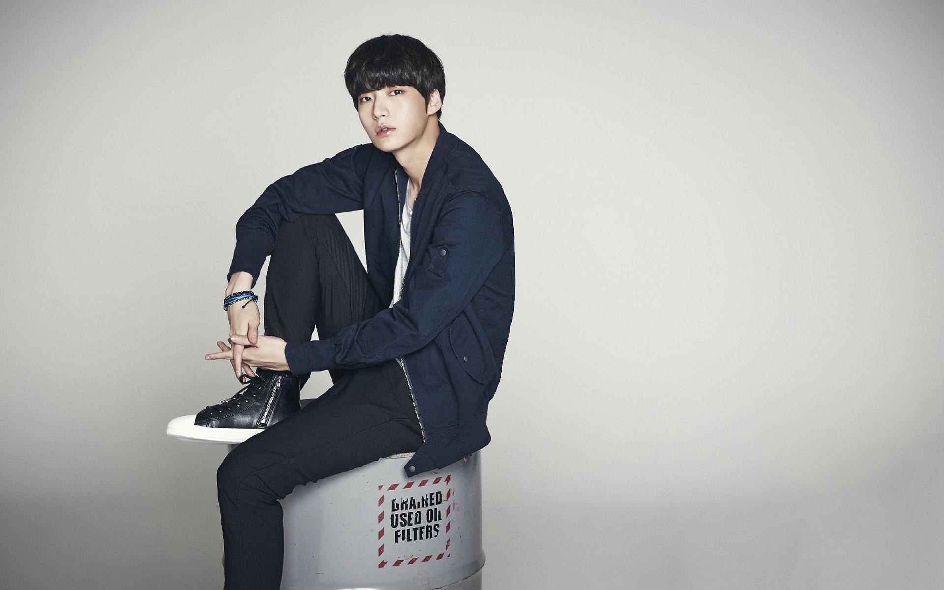 安宰贤 韩国 演员 小鲜肉 帅哥 明星