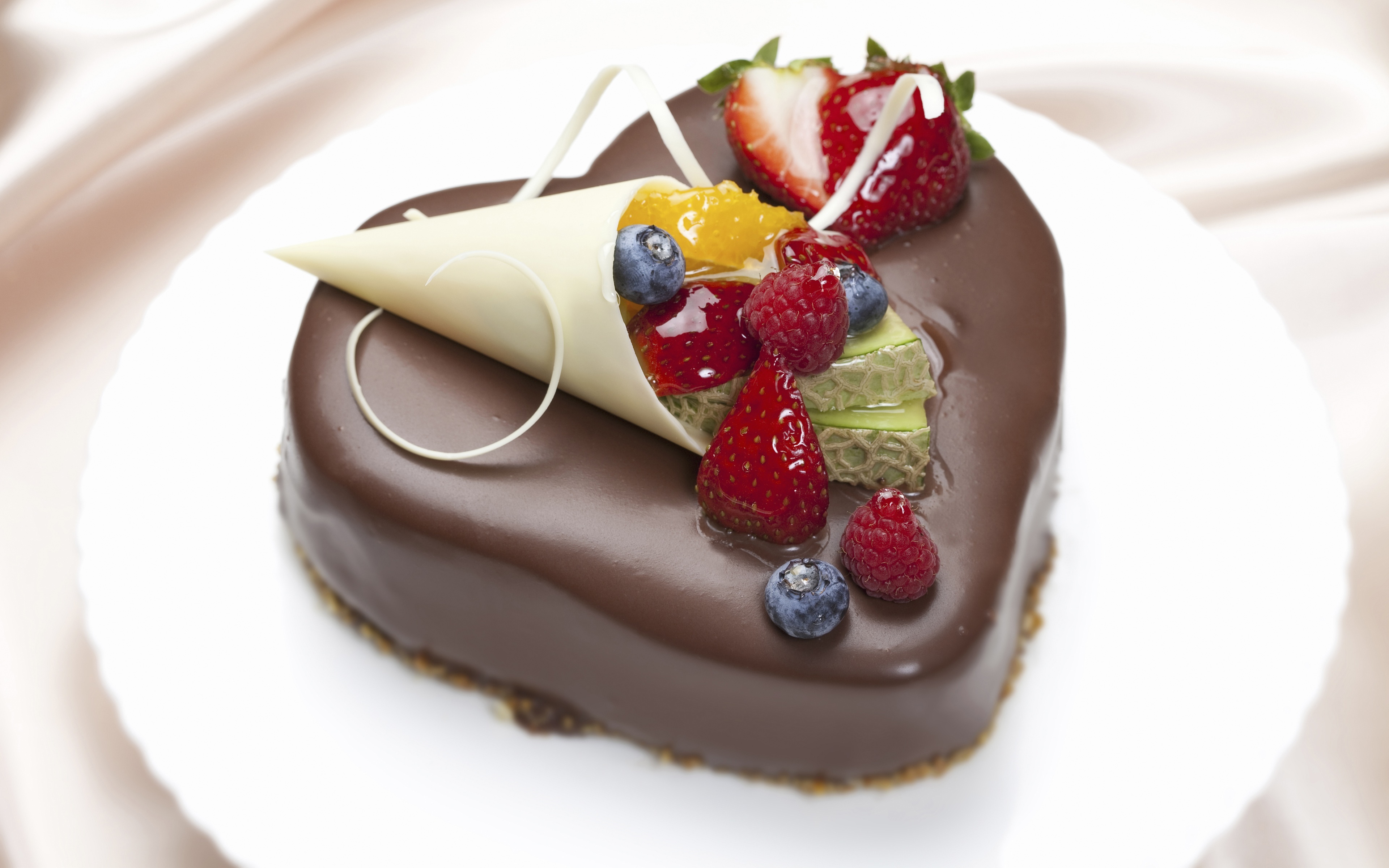 美食 蛋糕 草莓 爱心 诱惑