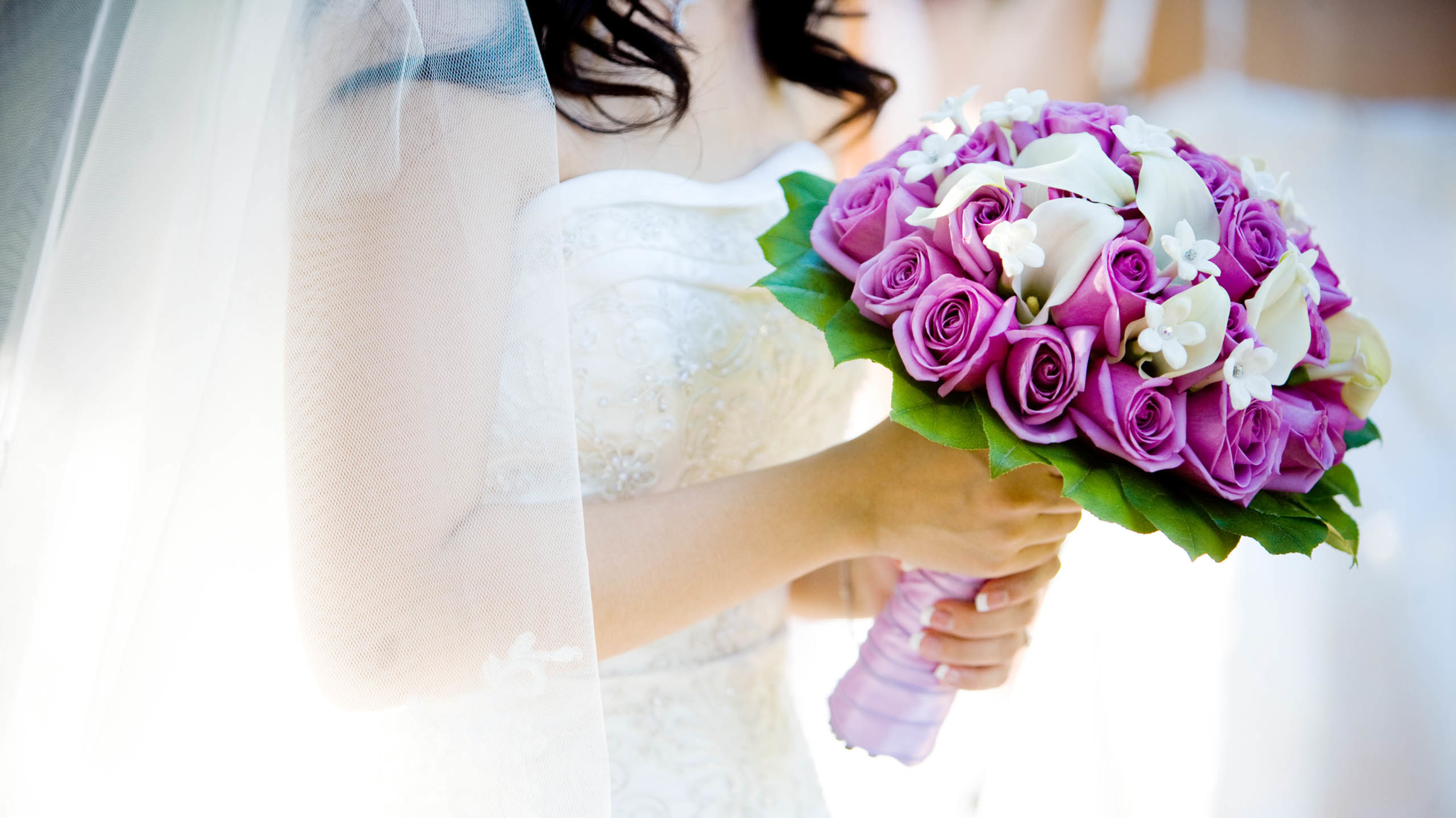 新娘 婚纱 手捧花