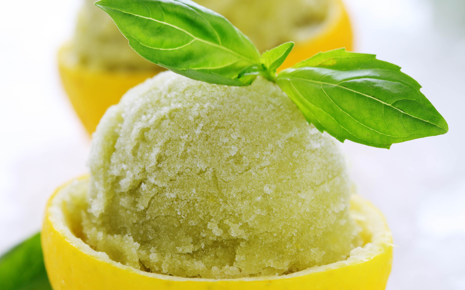 清新淡雅 冰淇淋 柠檬 绿叶