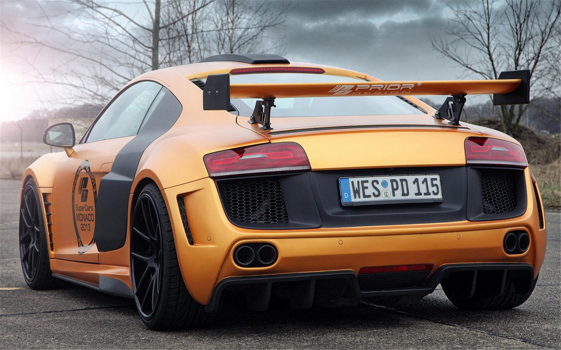 奥迪 TT 橘黄色跑车