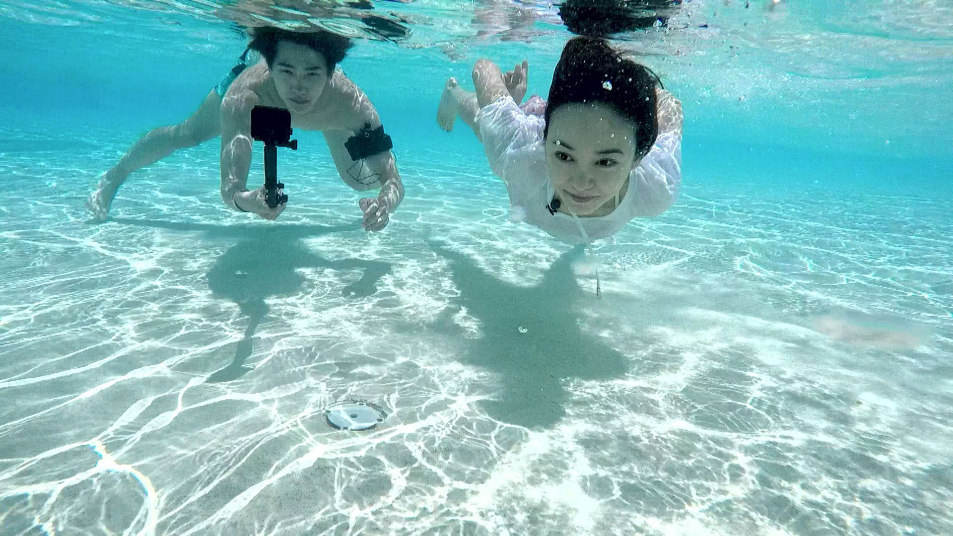 明星 欧弟 水下