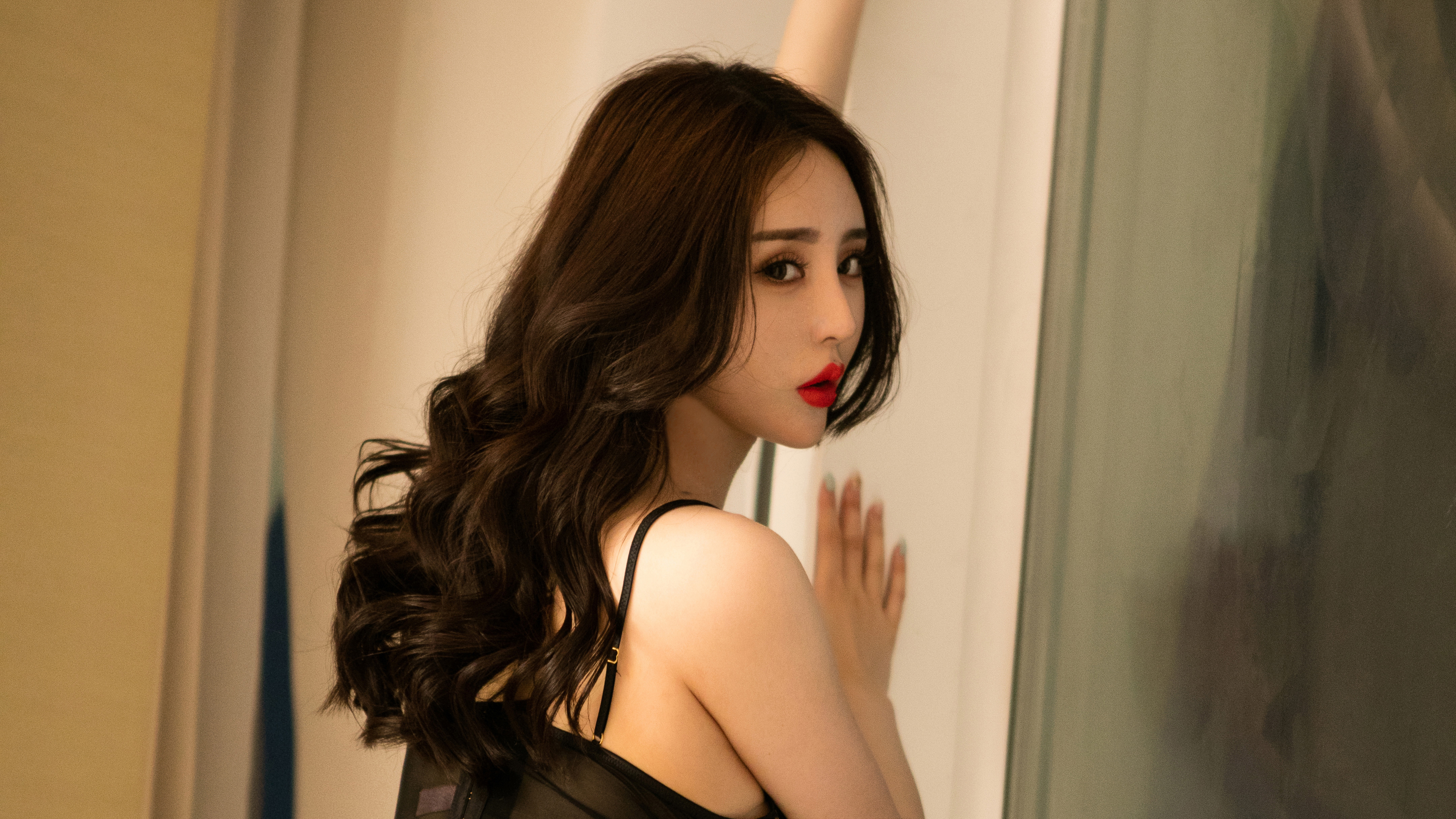 性感女神 长发 美背 曲线