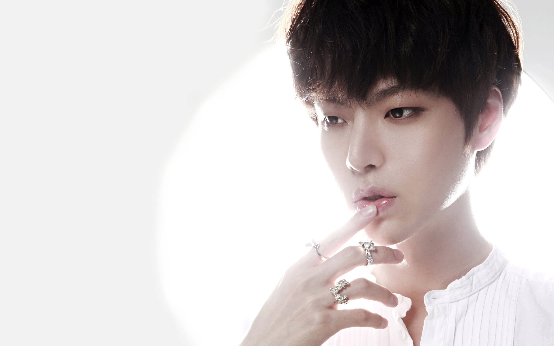 安宰贤 韩国 演员 小鲜肉 帅哥 明星