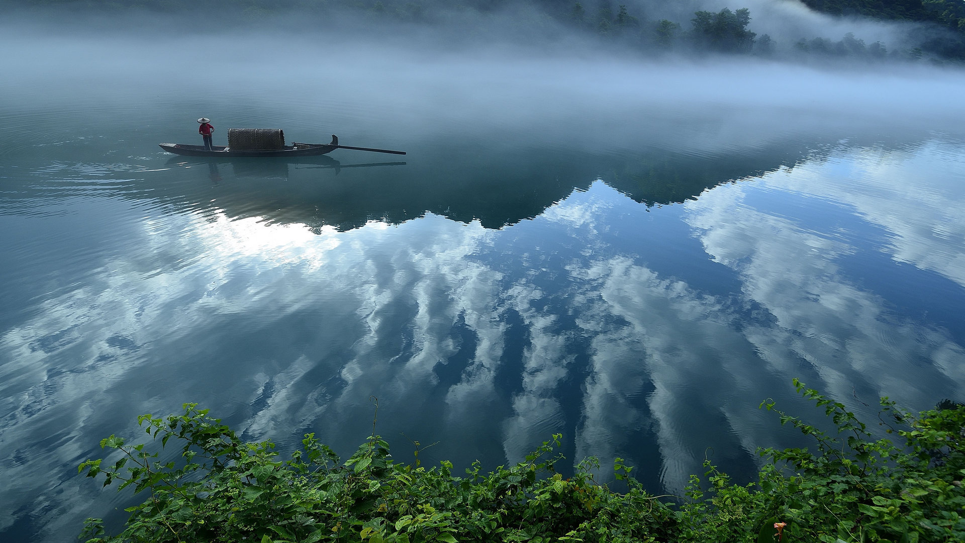 湖南小东江 渔船 渔夫和狗