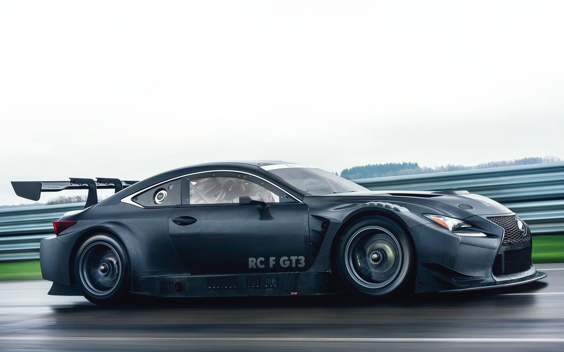 雷克萨斯 黑色跑车 RCFGT3