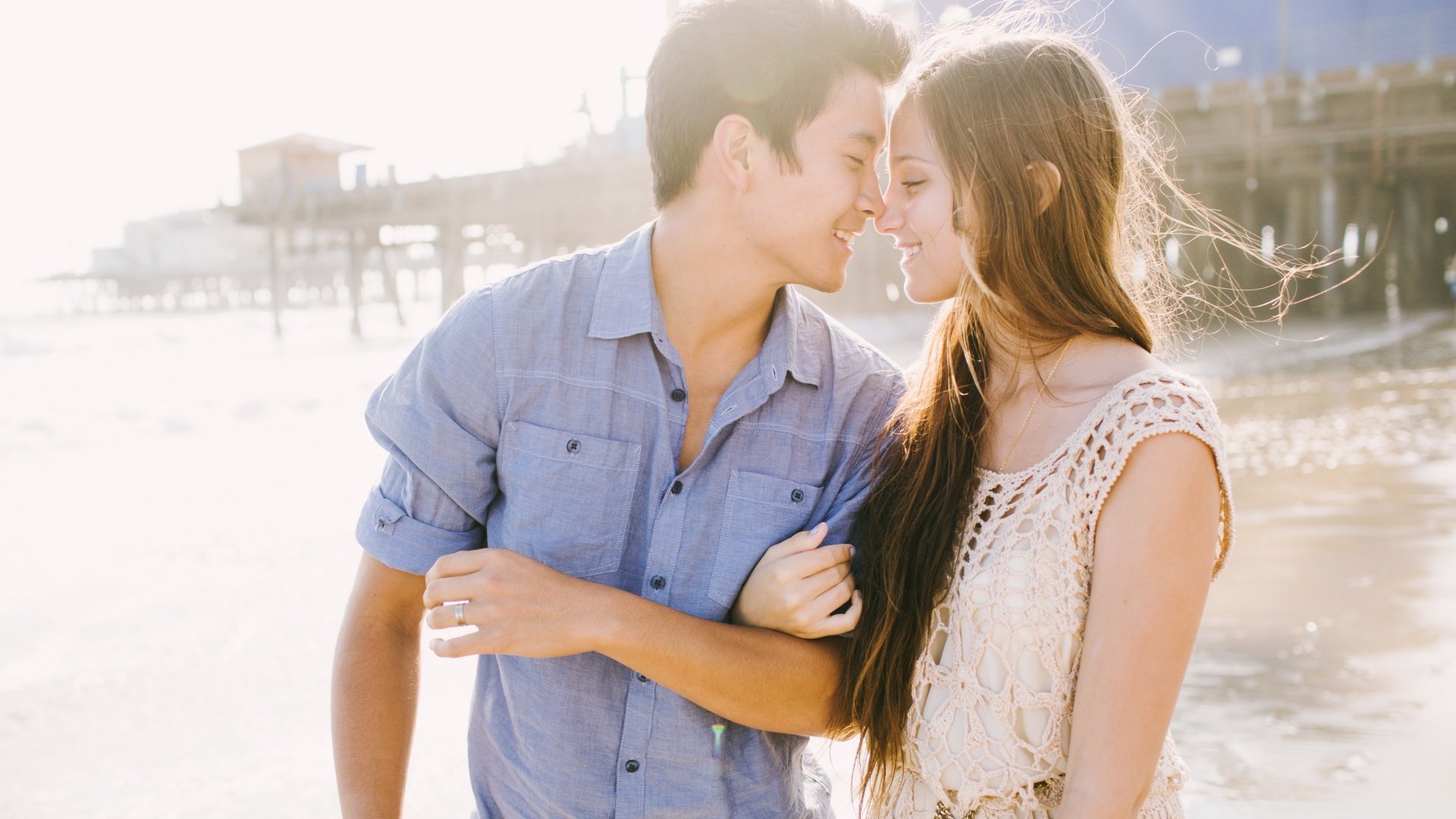 唯美温馨 情侣  亲昵  爱人