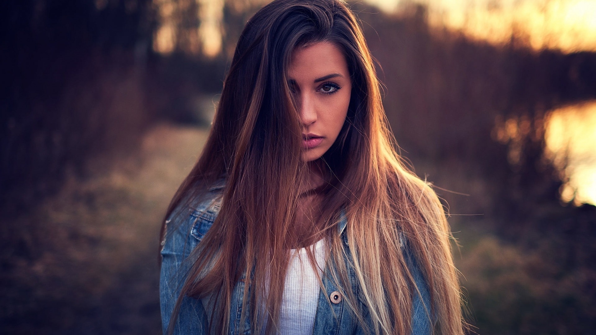 欧美女神  长发 深眸  夕阳