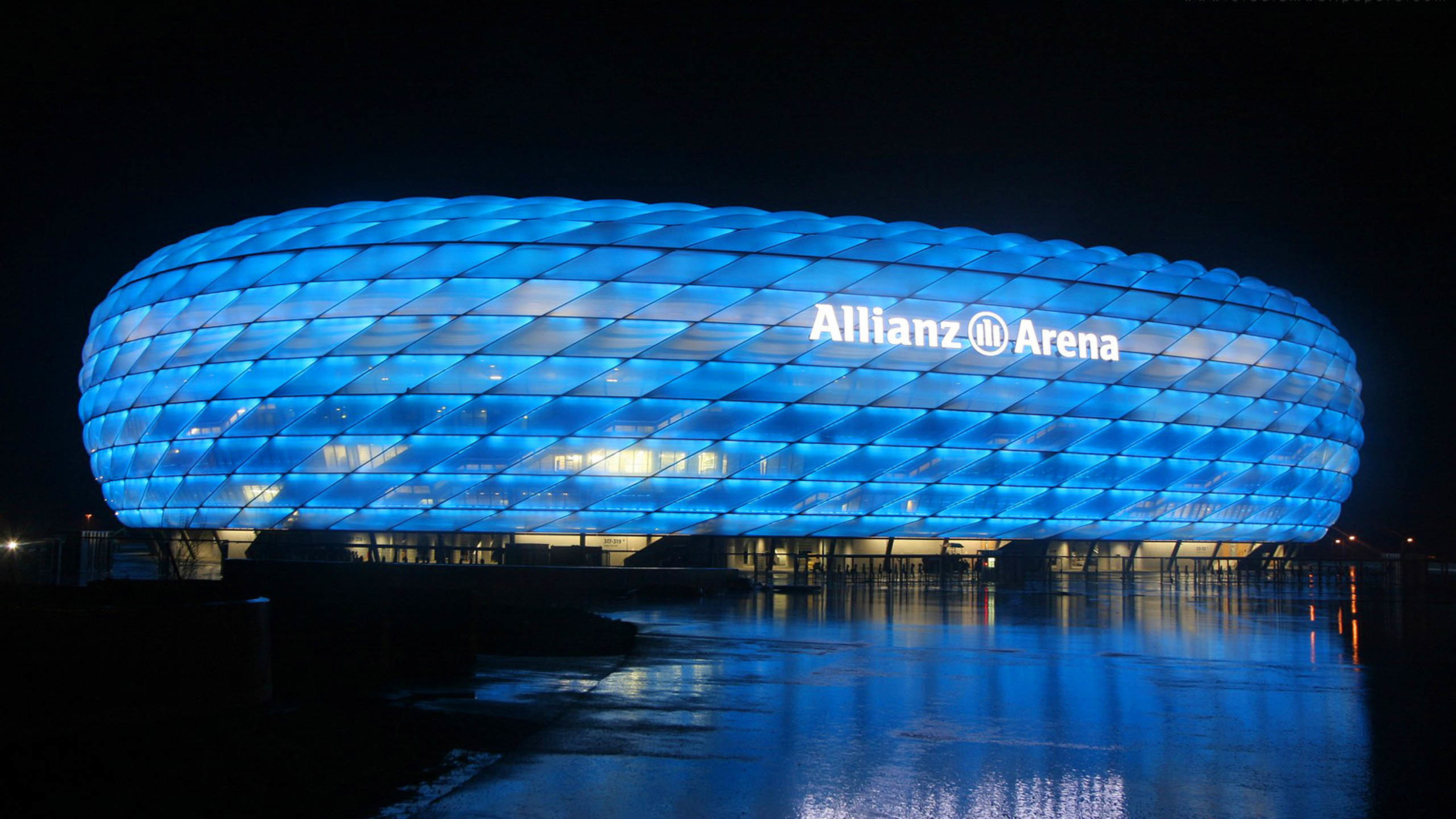 慕尼黑安联球场 蓝色灯光