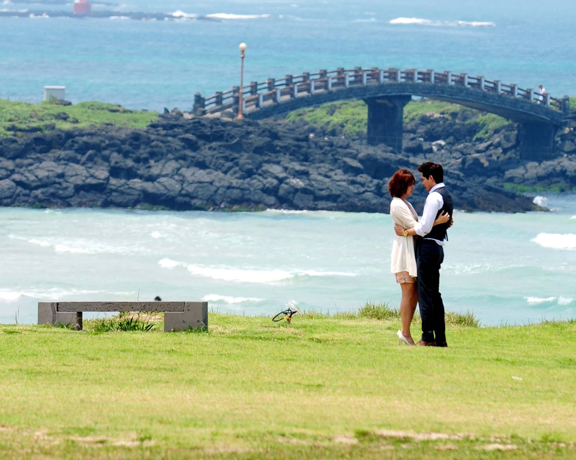 浪漫 爱情 幸福 温馨 love 幸福可以来的慢一些 拥抱 情侣