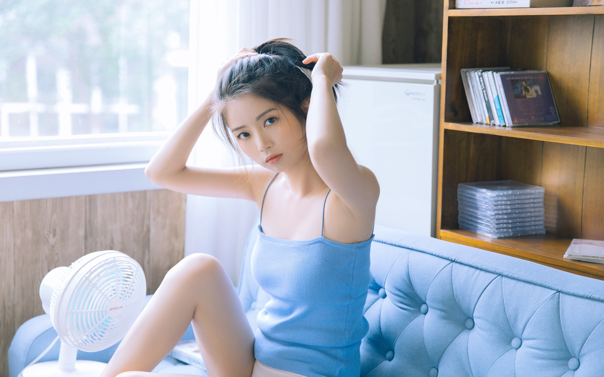 清纯  白皙美丽  吊带  长发