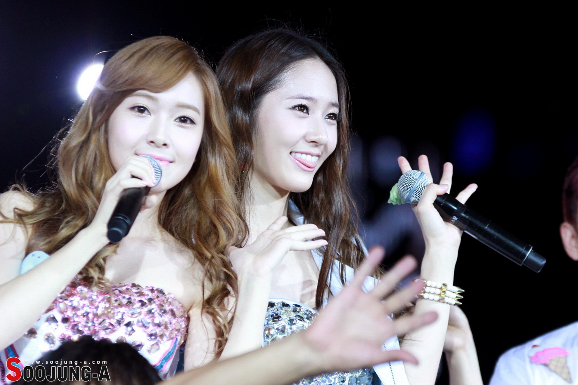 郑氏姐妹 郑秀妍 郑秀晶 美女 明星 宽屏