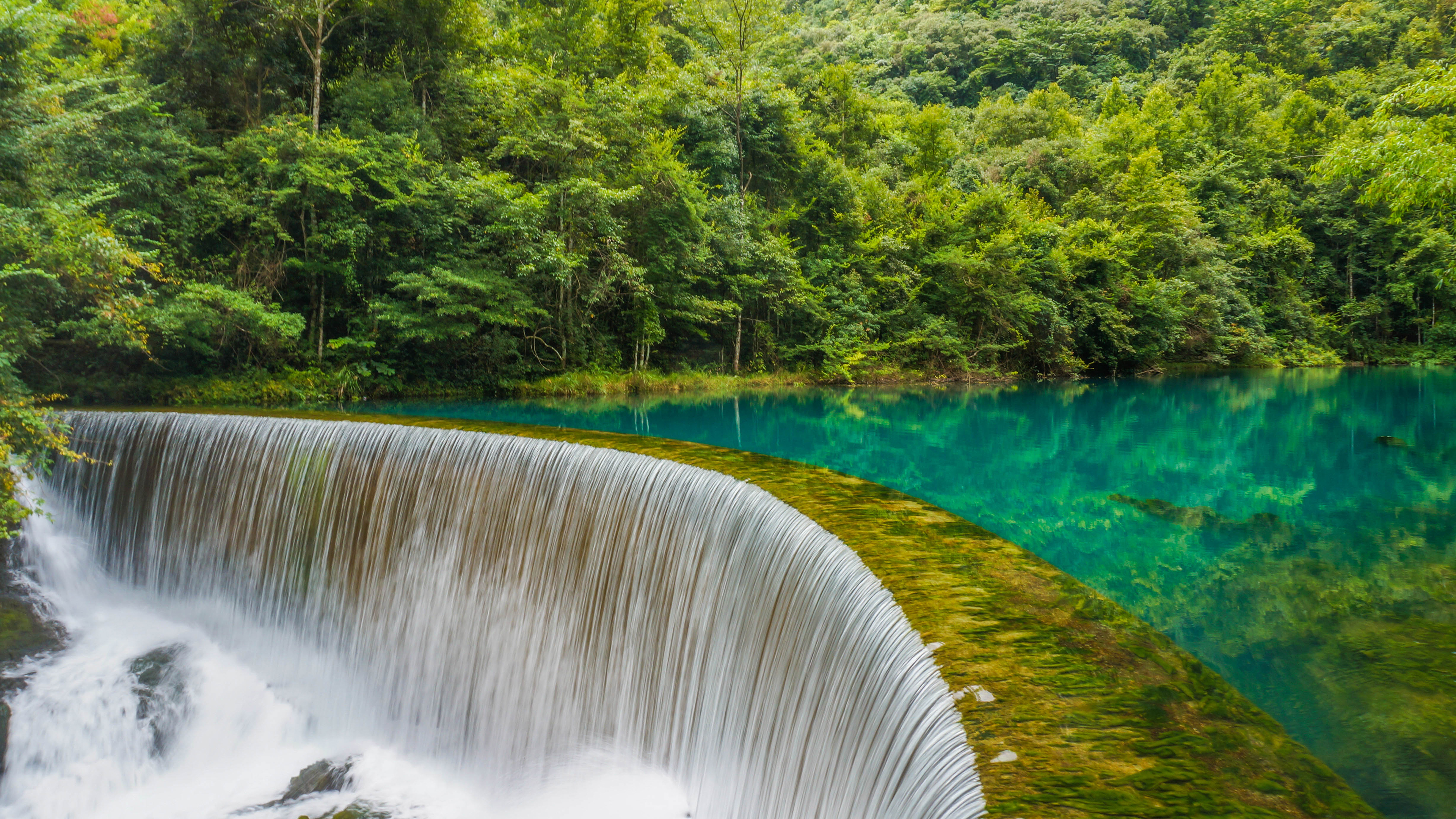 瀑布 贵州黔南 荔波小七孔