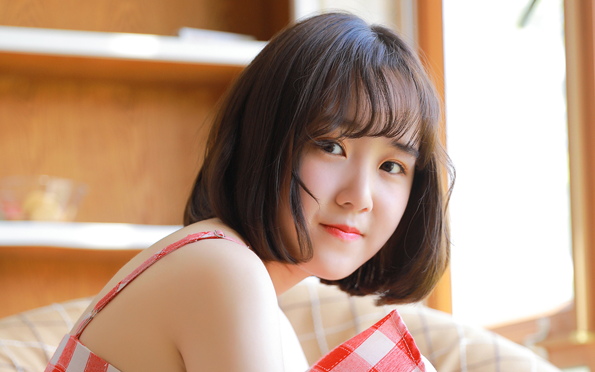 清纯  可爱 短发 美女  清新