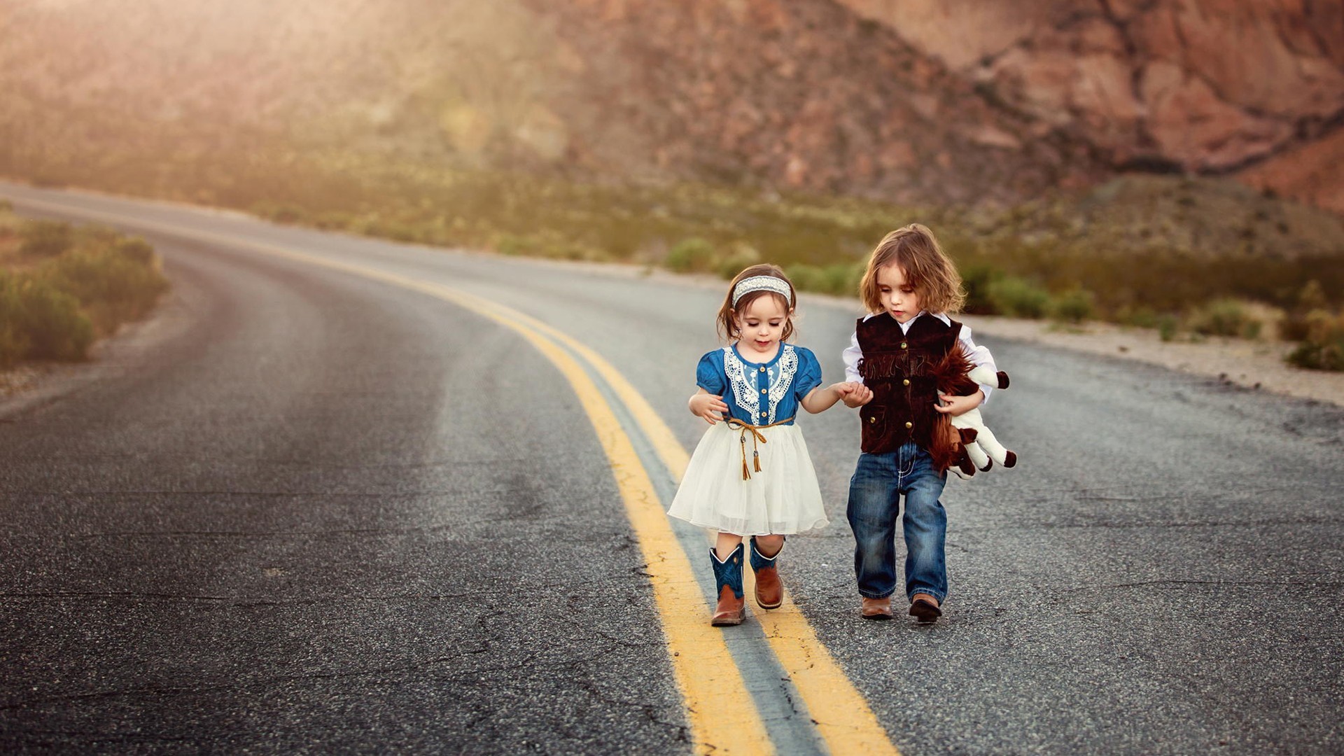 兄妹 宝贝 baby 手牵手