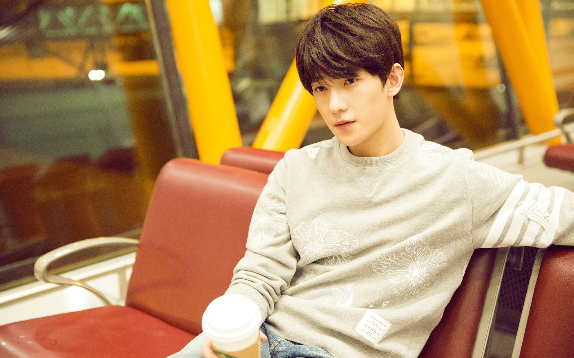 杨洋 演员 小鲜肉 帅哥 明星 宽屏