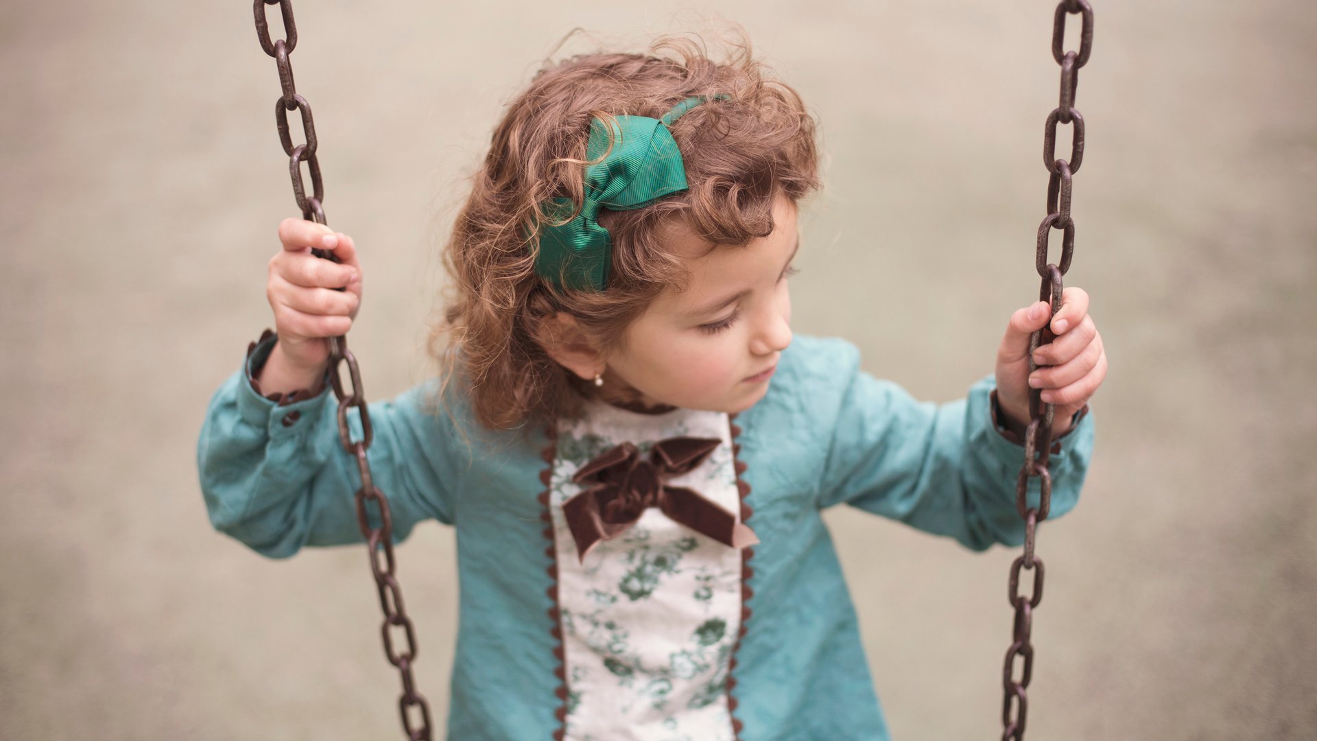 baby 外国小孩 秋千