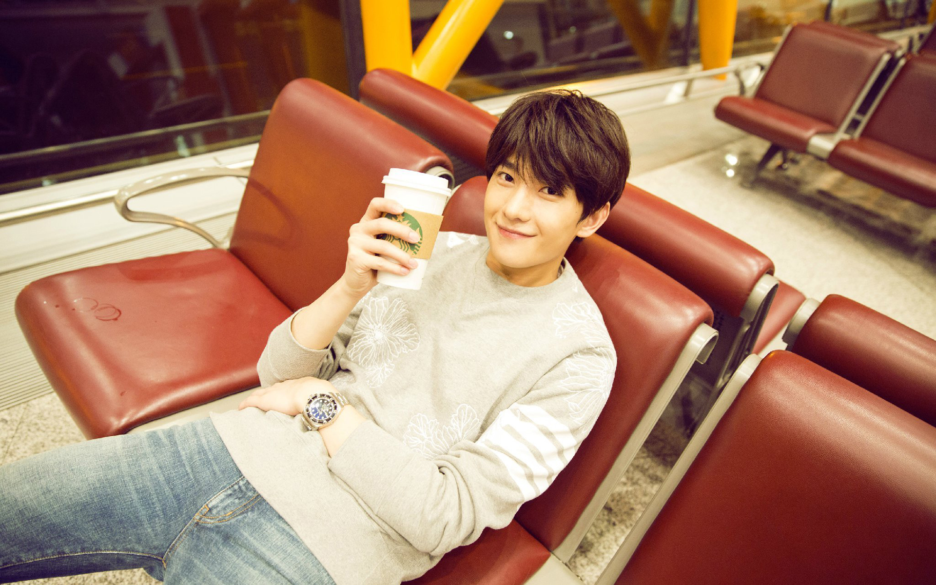 杨洋 演员 小鲜肉 帅哥 明星 宽屏