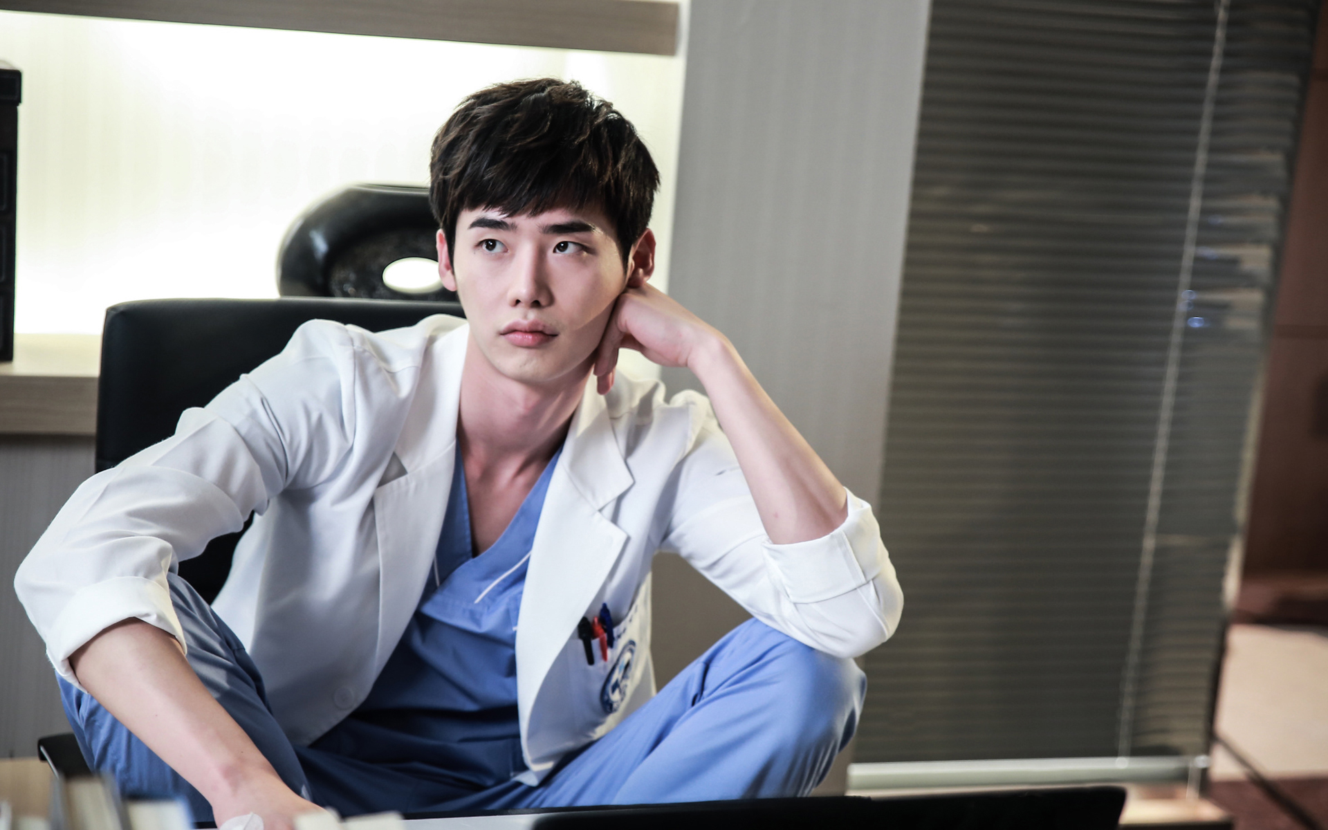 李钟硕 明星 帅哥 小鲜肉 欧巴 模特 演员