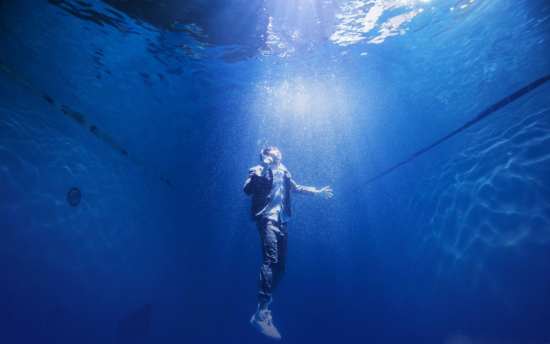 林俊杰 水中蓝景 摄影 宽屏