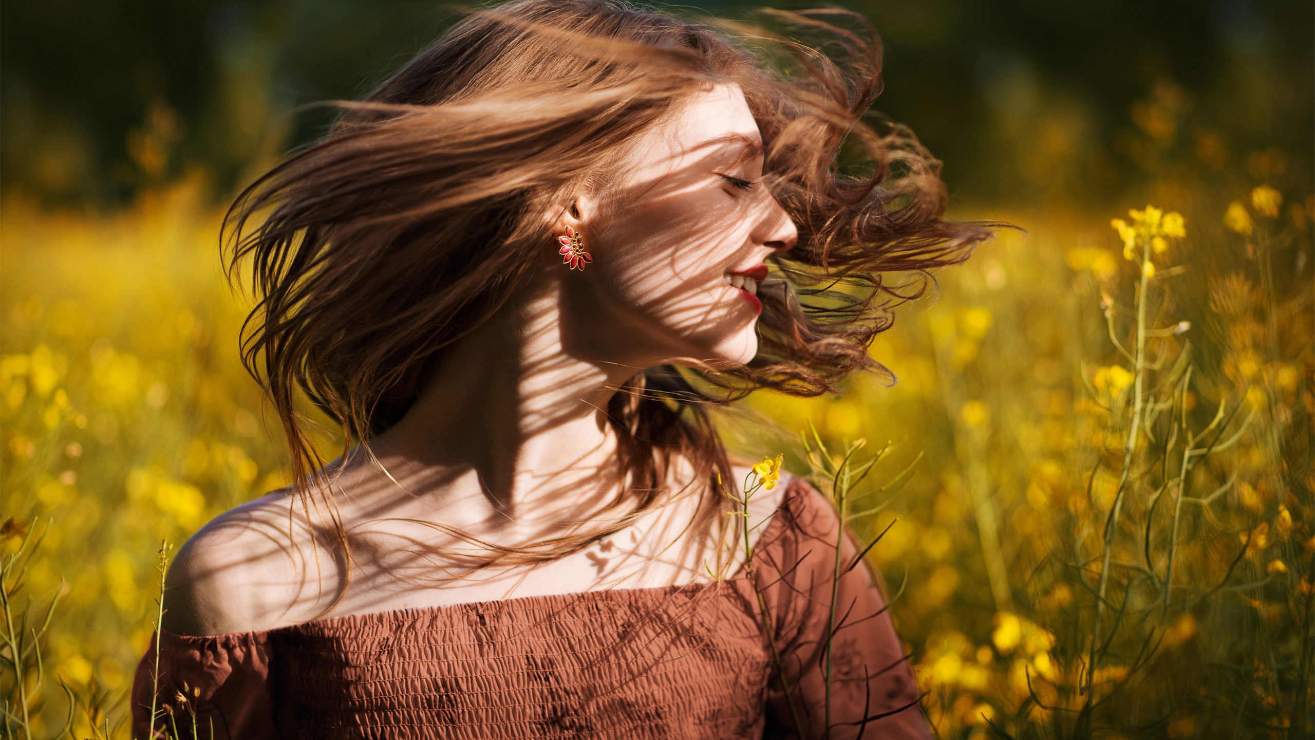 欧美女神 阳光 甩头 金发