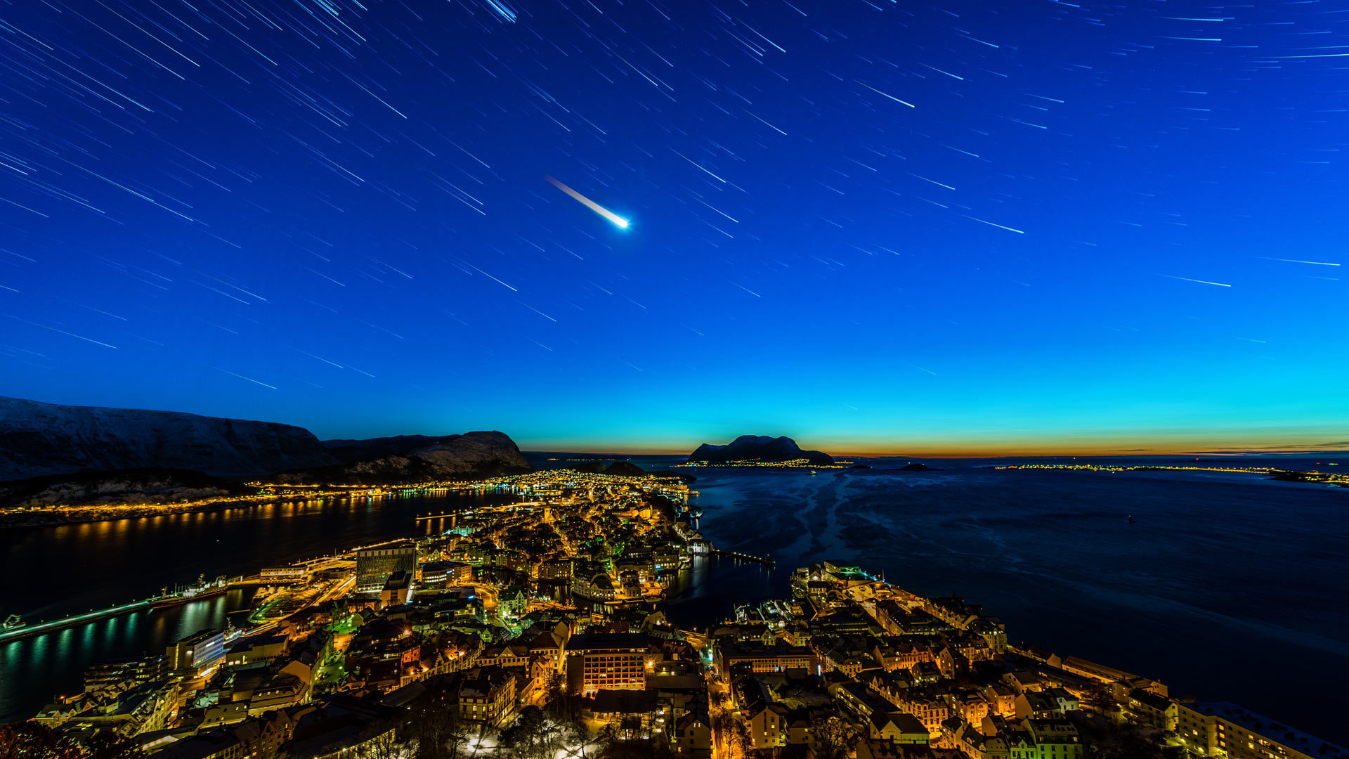 风景 城市夜景 流星 星空 奥勒松 挪威