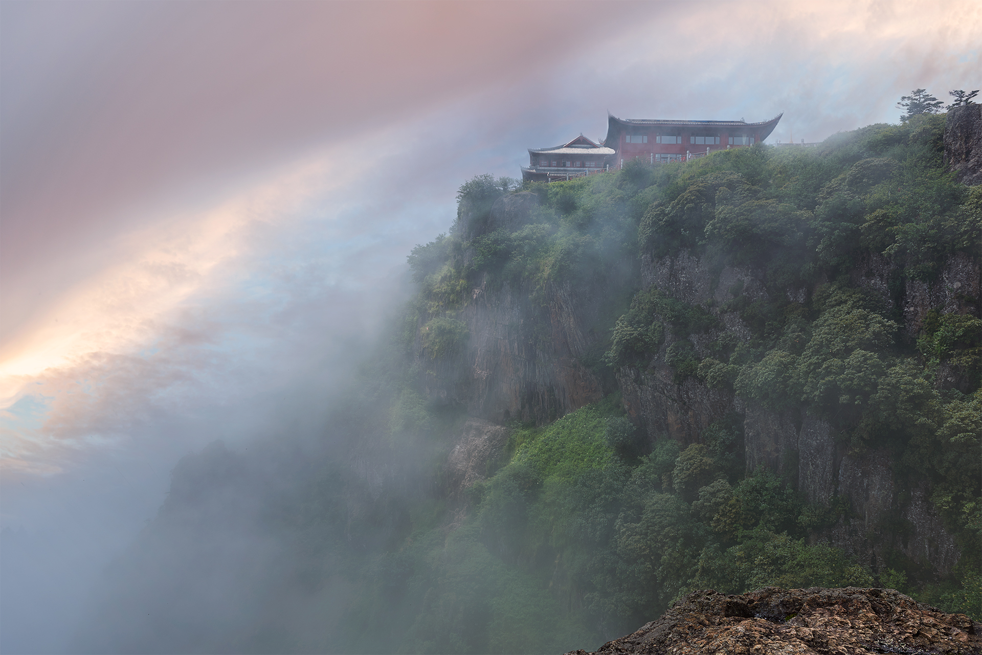 青山 云雾 山顶 风景