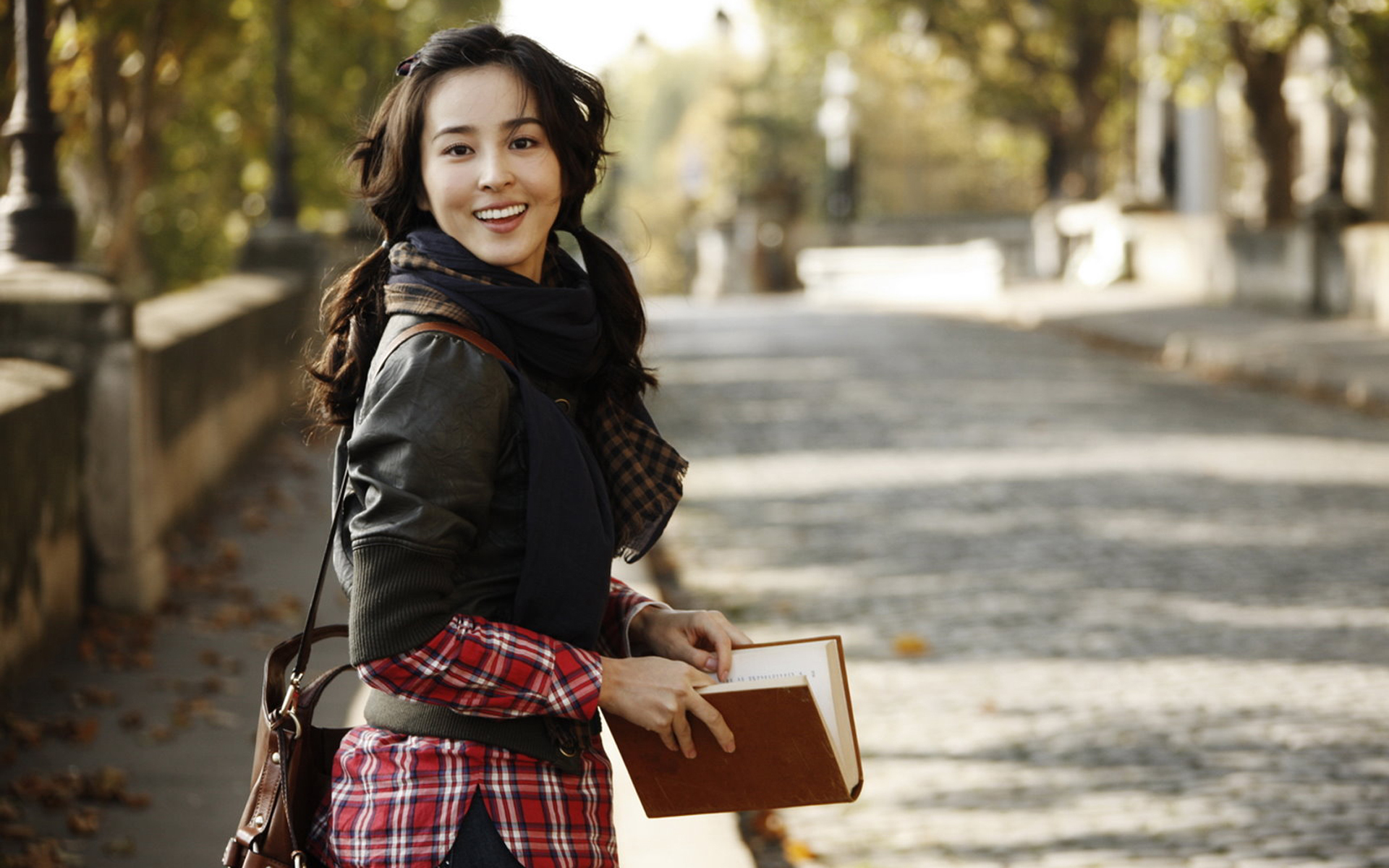 美女 清纯 阳光 可爱 知性 宽屏