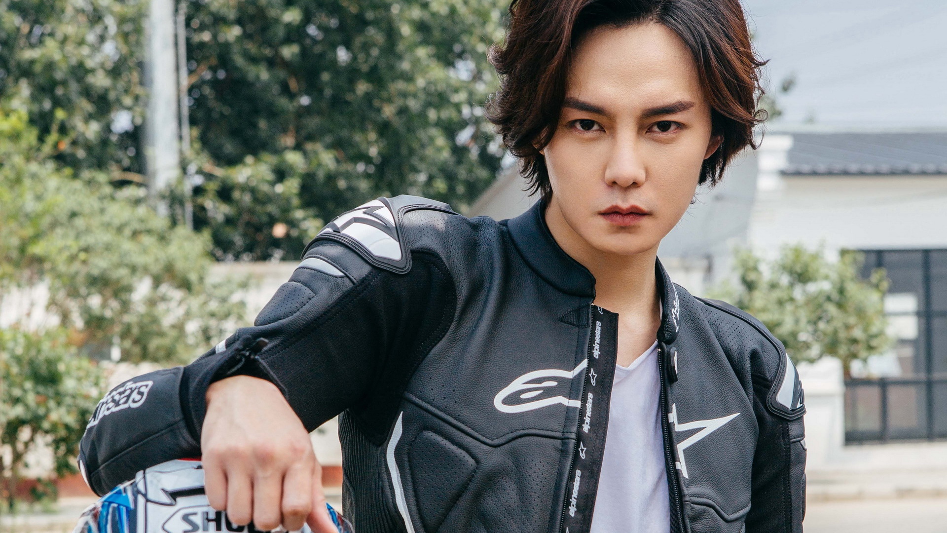 尹正  演员  歌手   帅气明星   宽屏