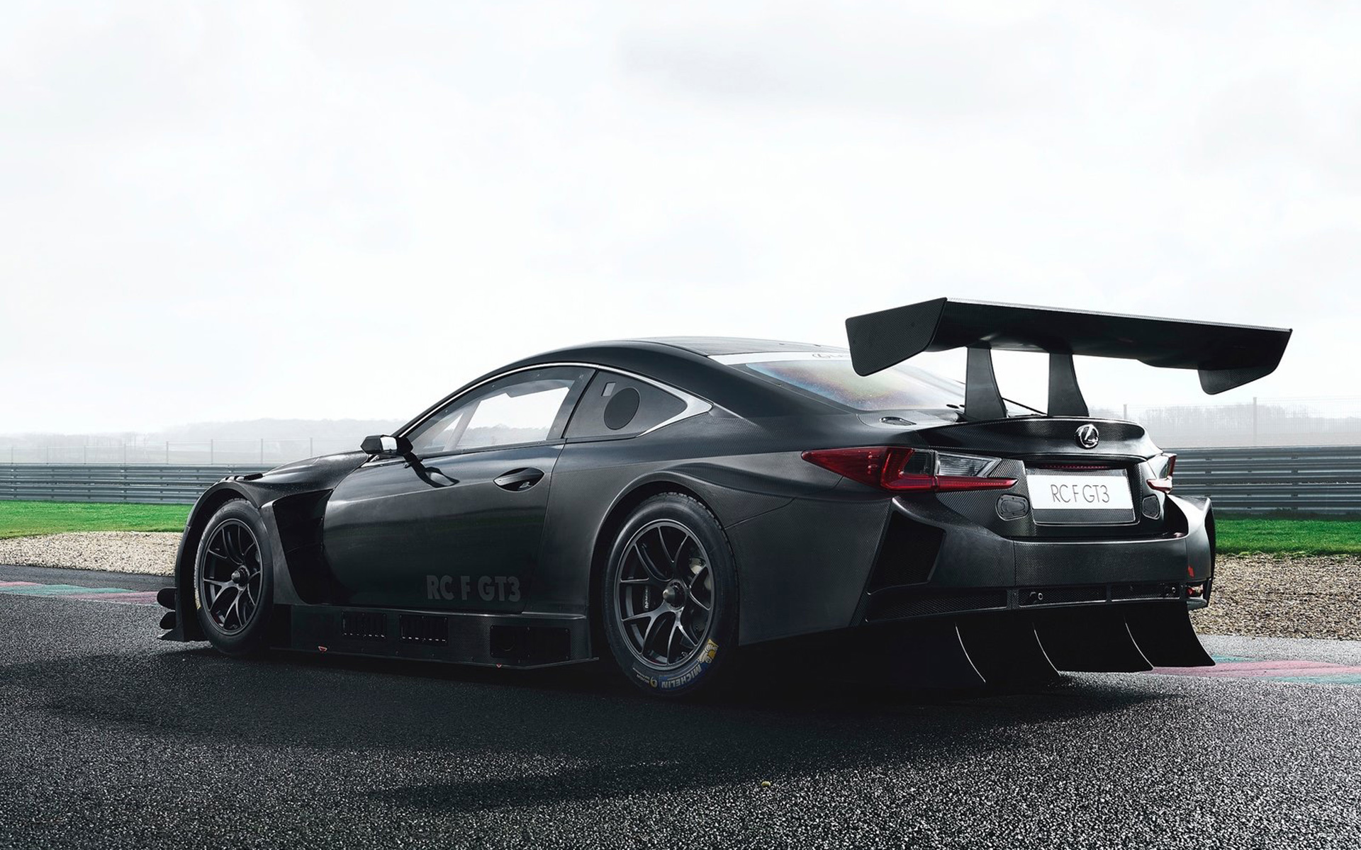 雷克萨斯 黑色跑车 RCFGT3