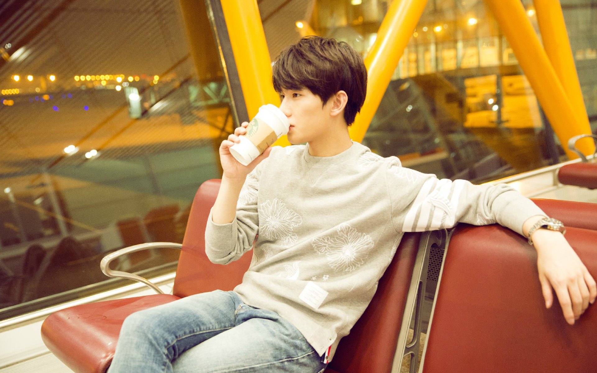 杨洋 演员 小鲜肉 帅哥 明星 宽屏