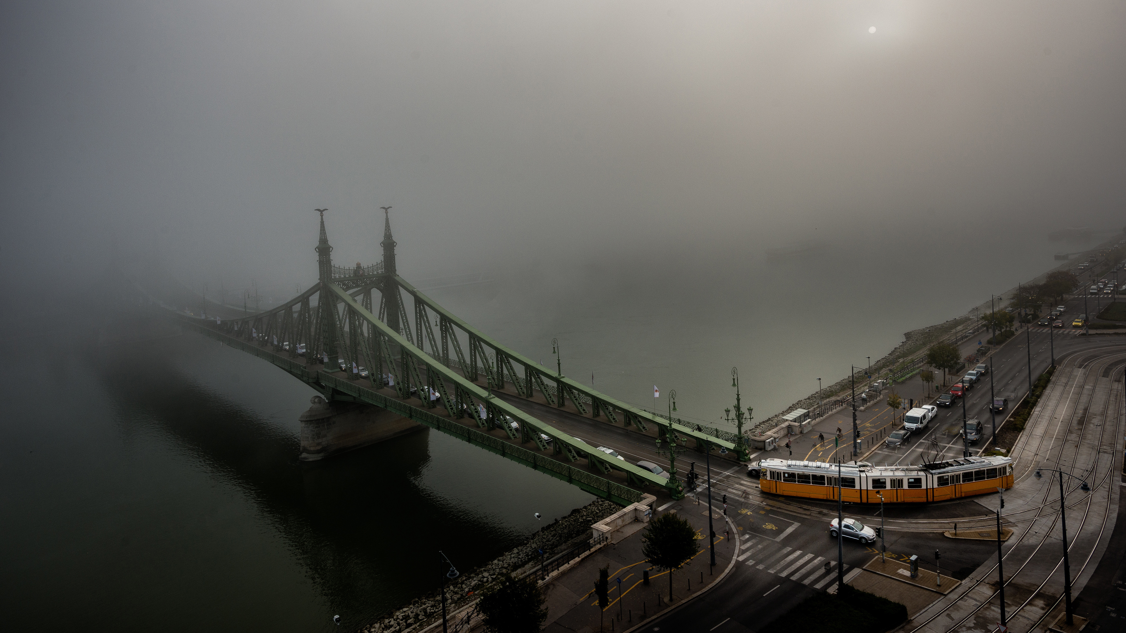 桥梁 雾 清晨 城市