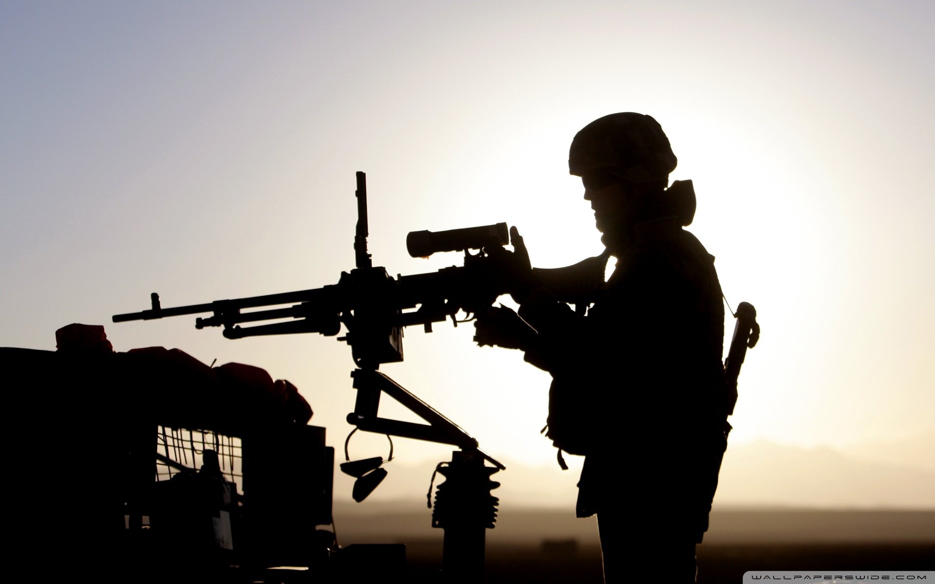 军事 武器 军事天地 枪 战争 演习 子弹