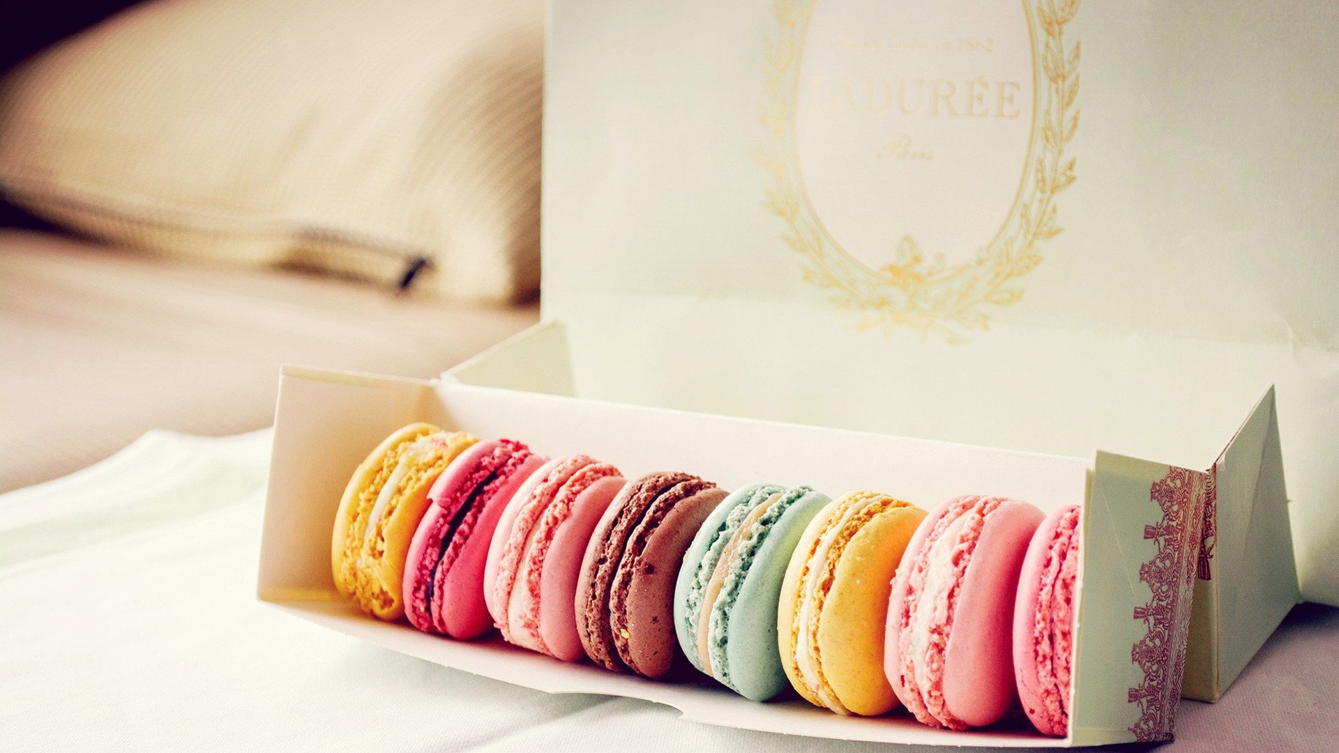 美食  清新 一口一口吃掉忧愁 食物 甜点 糕点 吃货 马卡龙 五颜六色