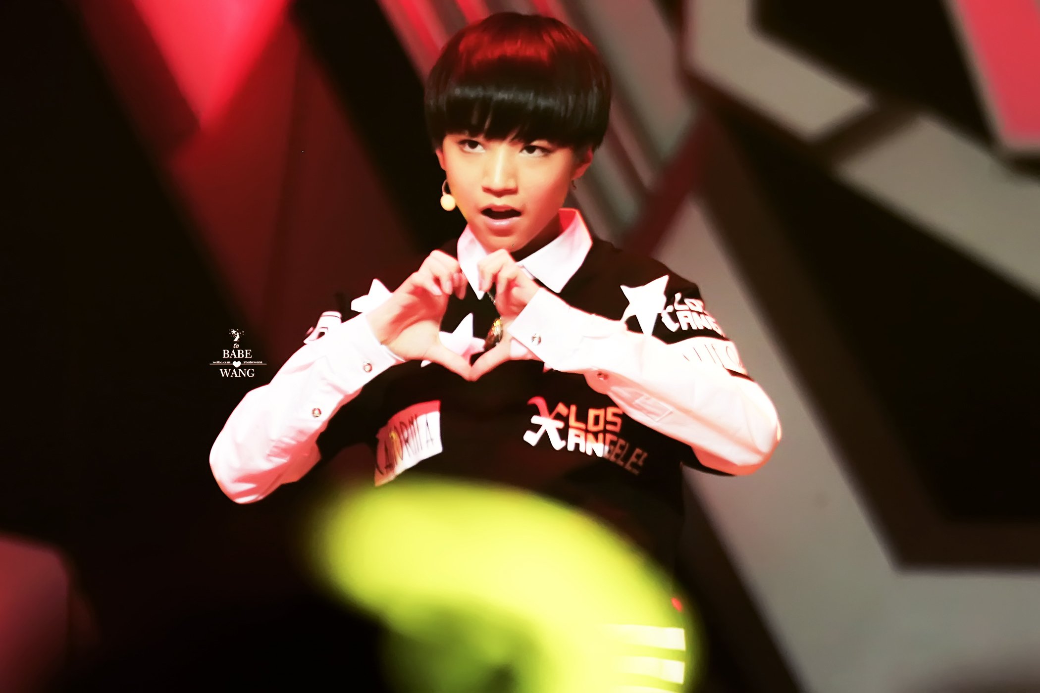 明星 组合 帅哥 TFBOYS 王俊凯