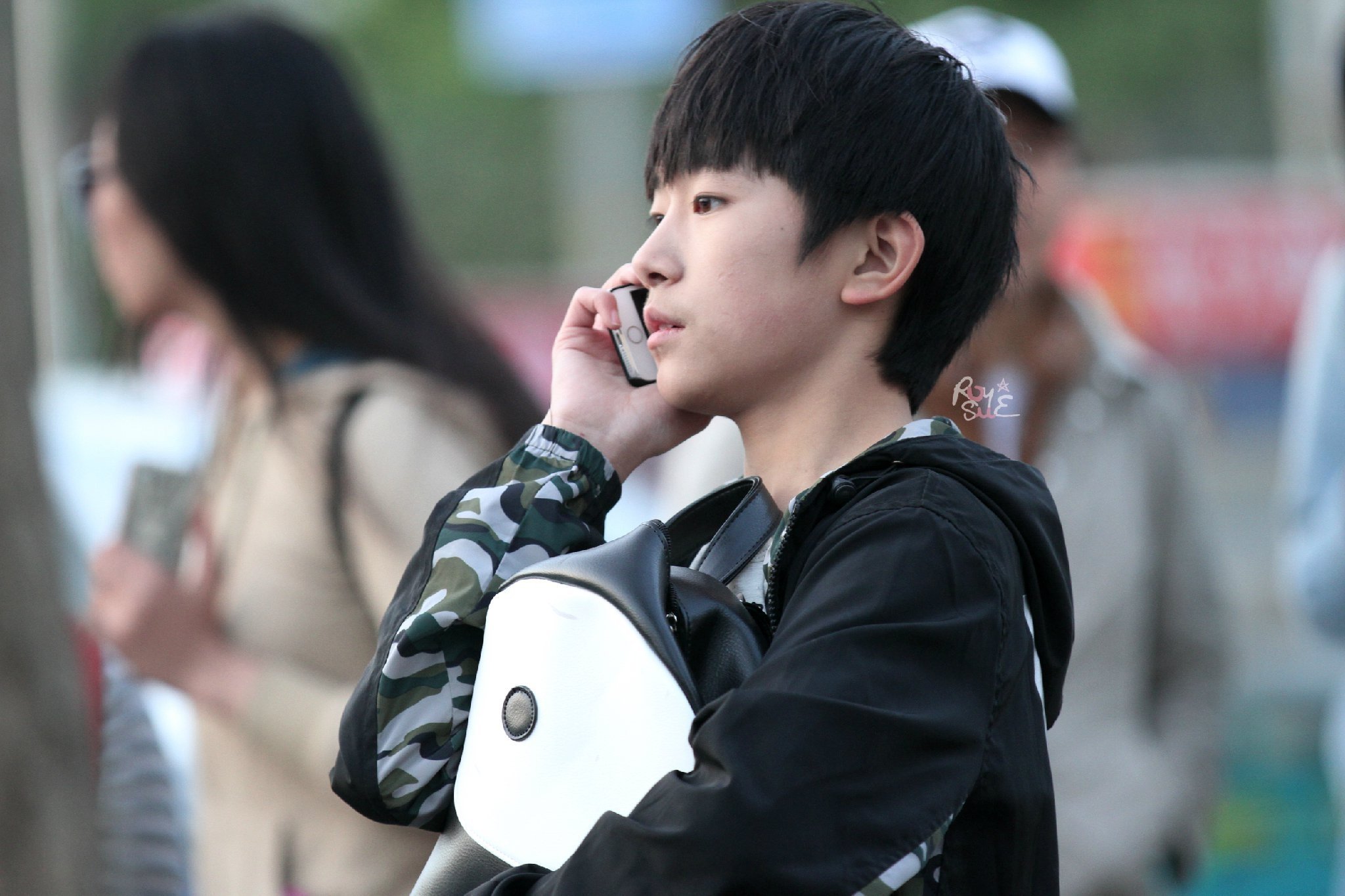 明星 组合 帅哥 TFBOYS 易烊千玺