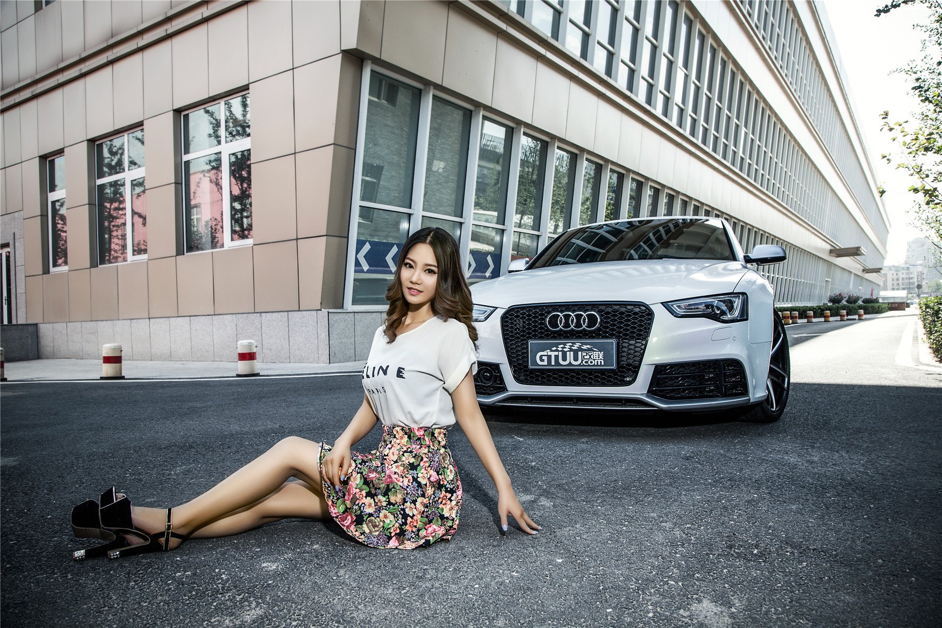 美女 模特 车模 奥迪RS5 温洁 改联网