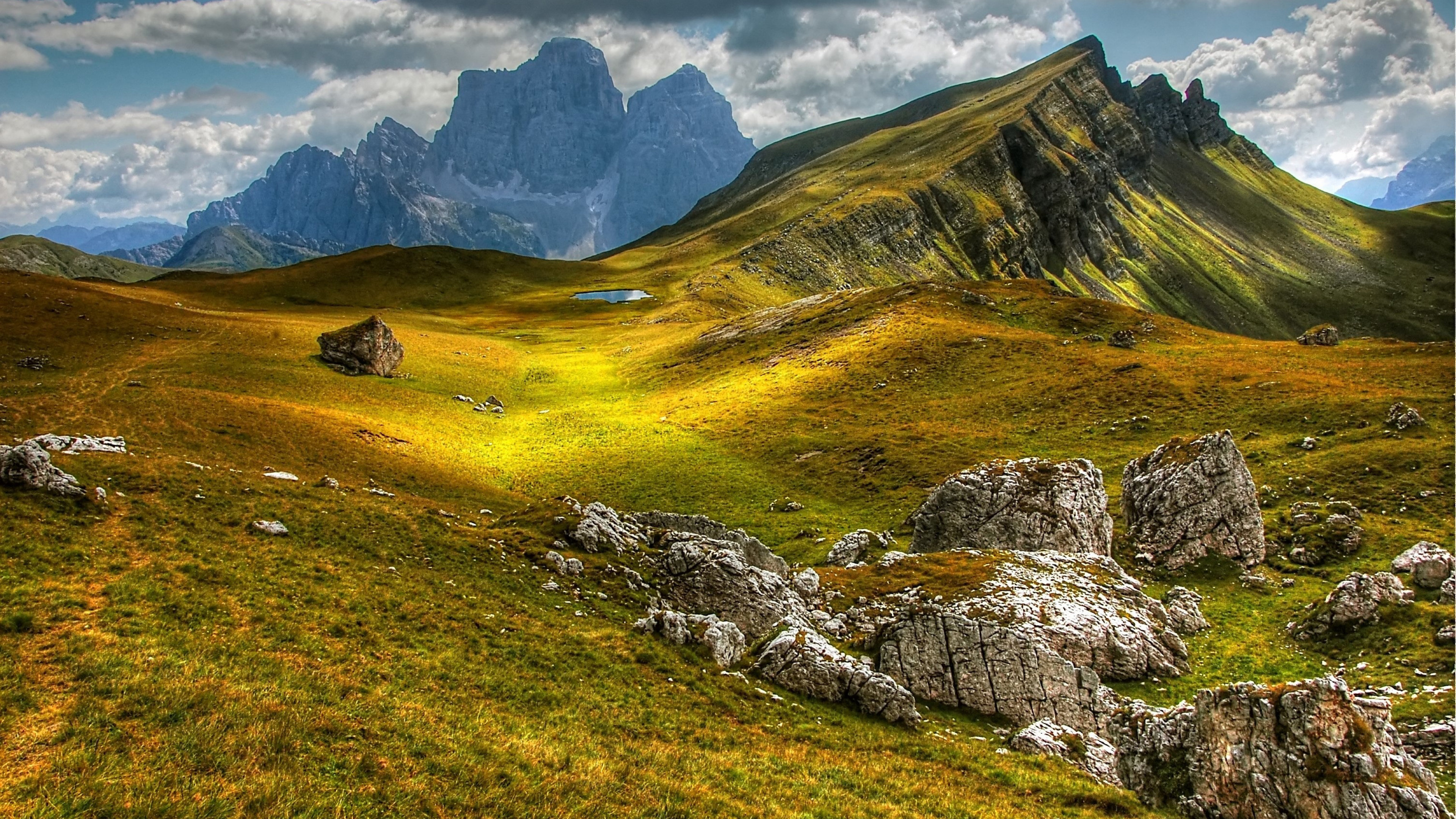 优美怡人的山川景色