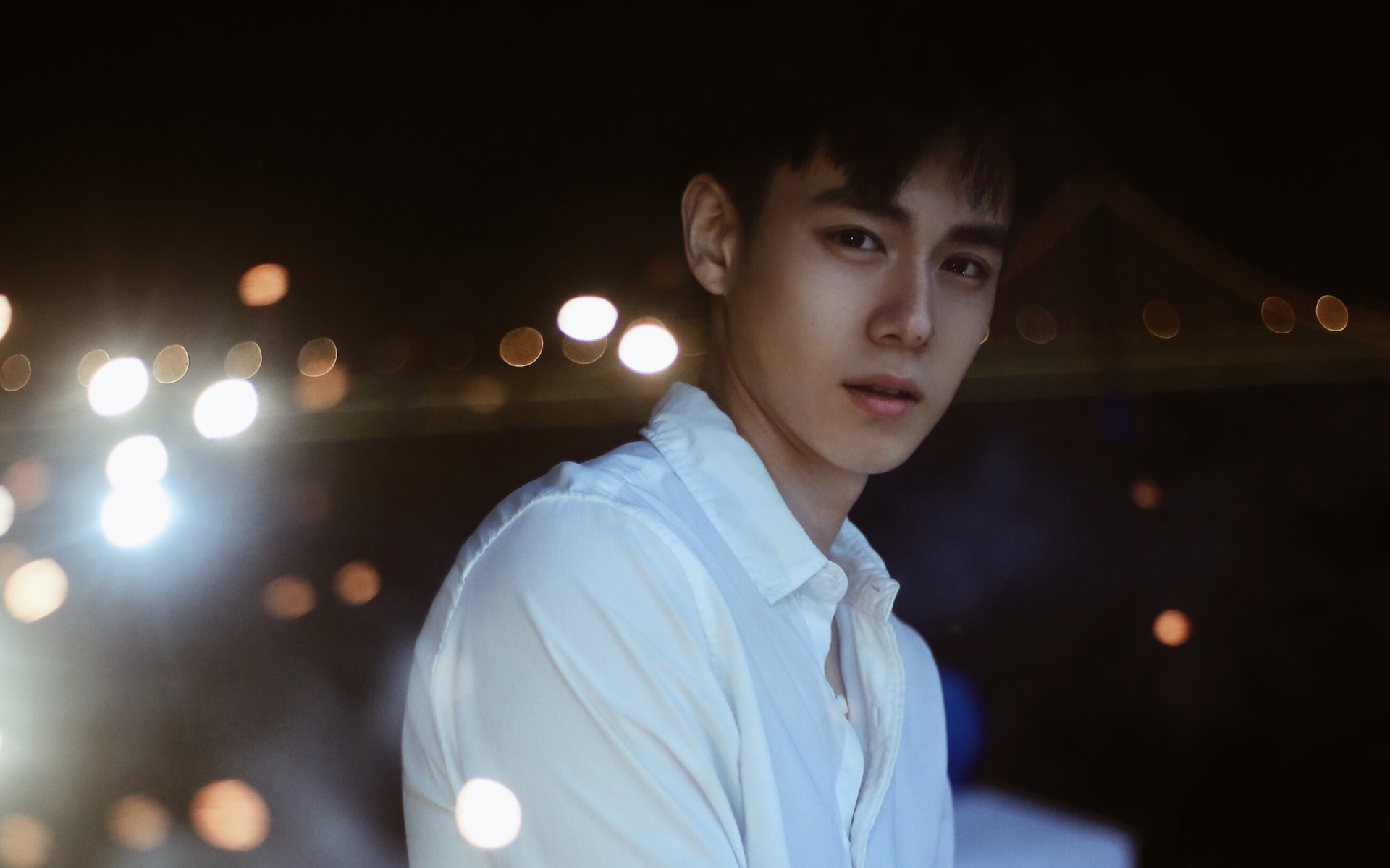 内地明星 胡一天